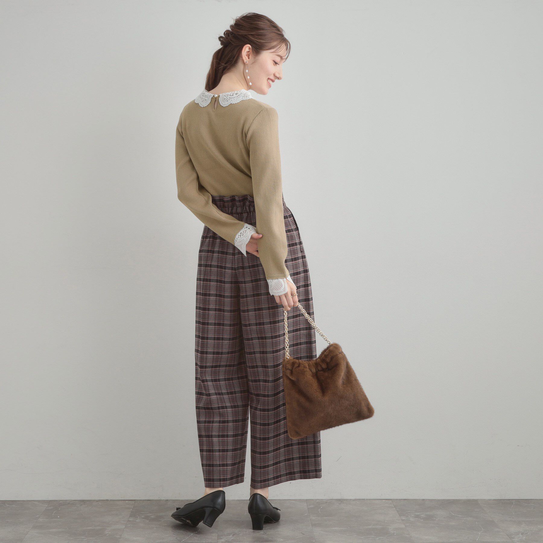 Couture broach「【着映え・フェミニン・通勤】レース衿カフス付きリブニット」|ニット・セーター|