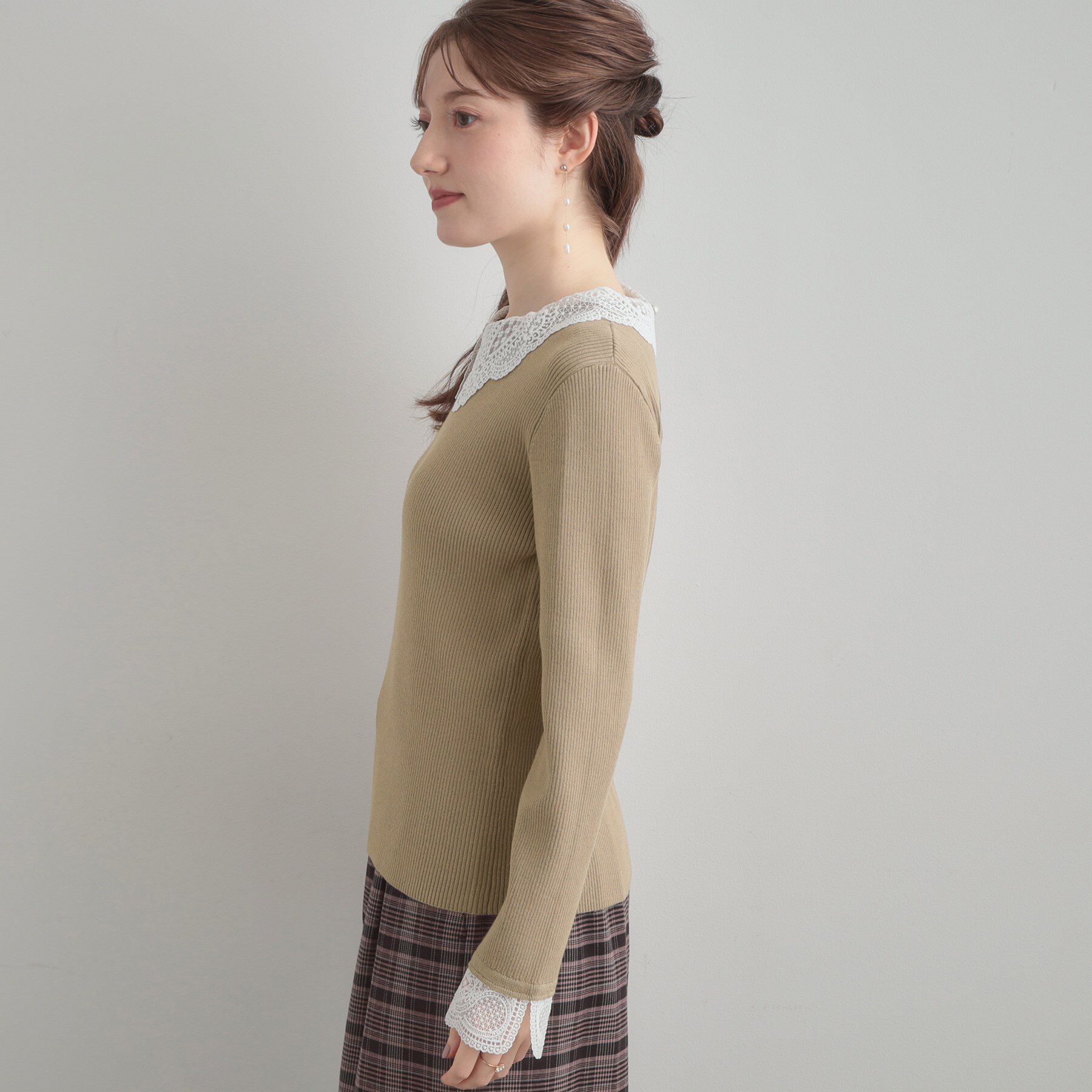 Couture broach「【着映え・フェミニン・通勤】レース衿カフス付きリブニット」|ニット・セーター|