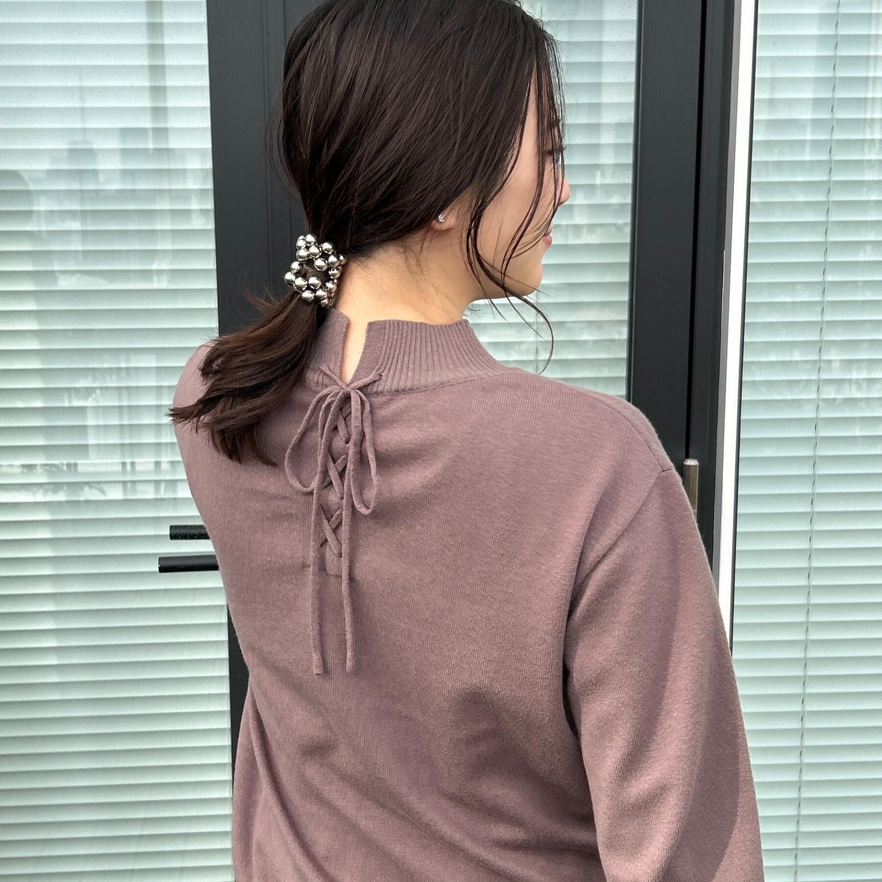 Couture broach「【後ろ姿も着映える・通勤】バックレースアップ微起毛ニット」|ニット・セーター|