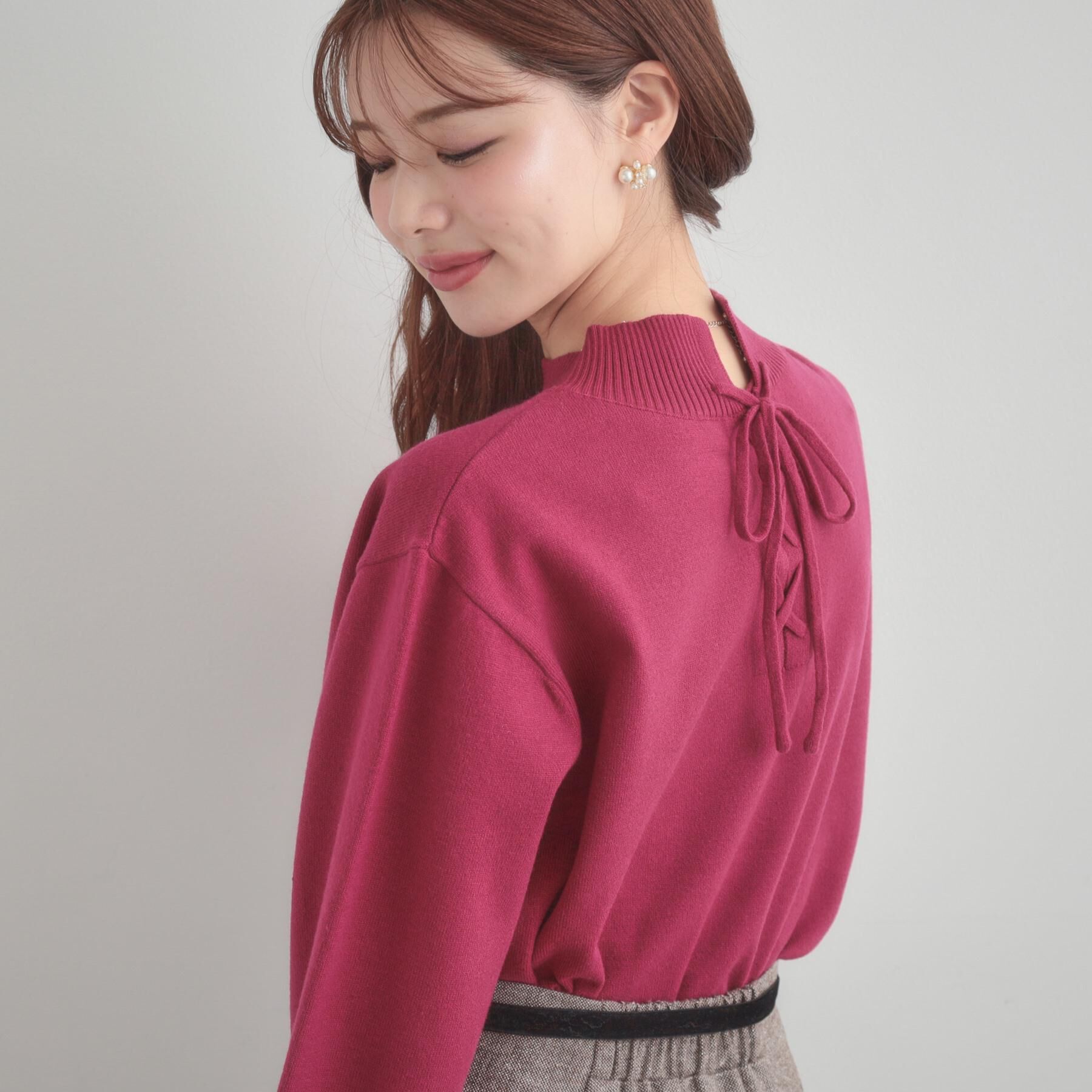 Couture broach「【後ろ姿も着映える・通勤】バックレースアップ微起毛ニット」|ニット・セーター|