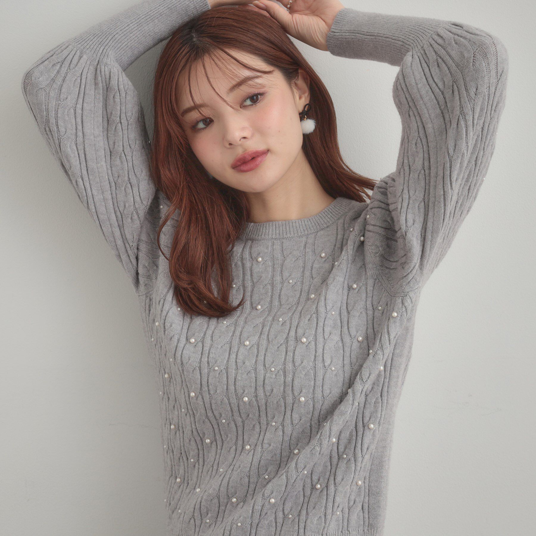 Couture broach「【華やぎ・一枚で着映え】ケーブルパール調ニット」|ニット・セーター|