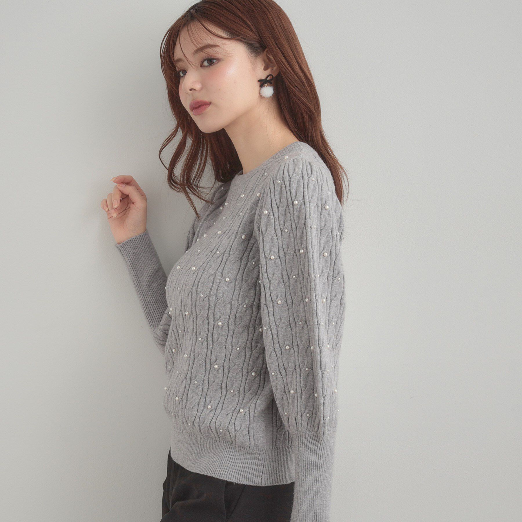 Couture broach「【華やぎ・一枚で着映え】ケーブルパール調ニット」|ニット・セーター|