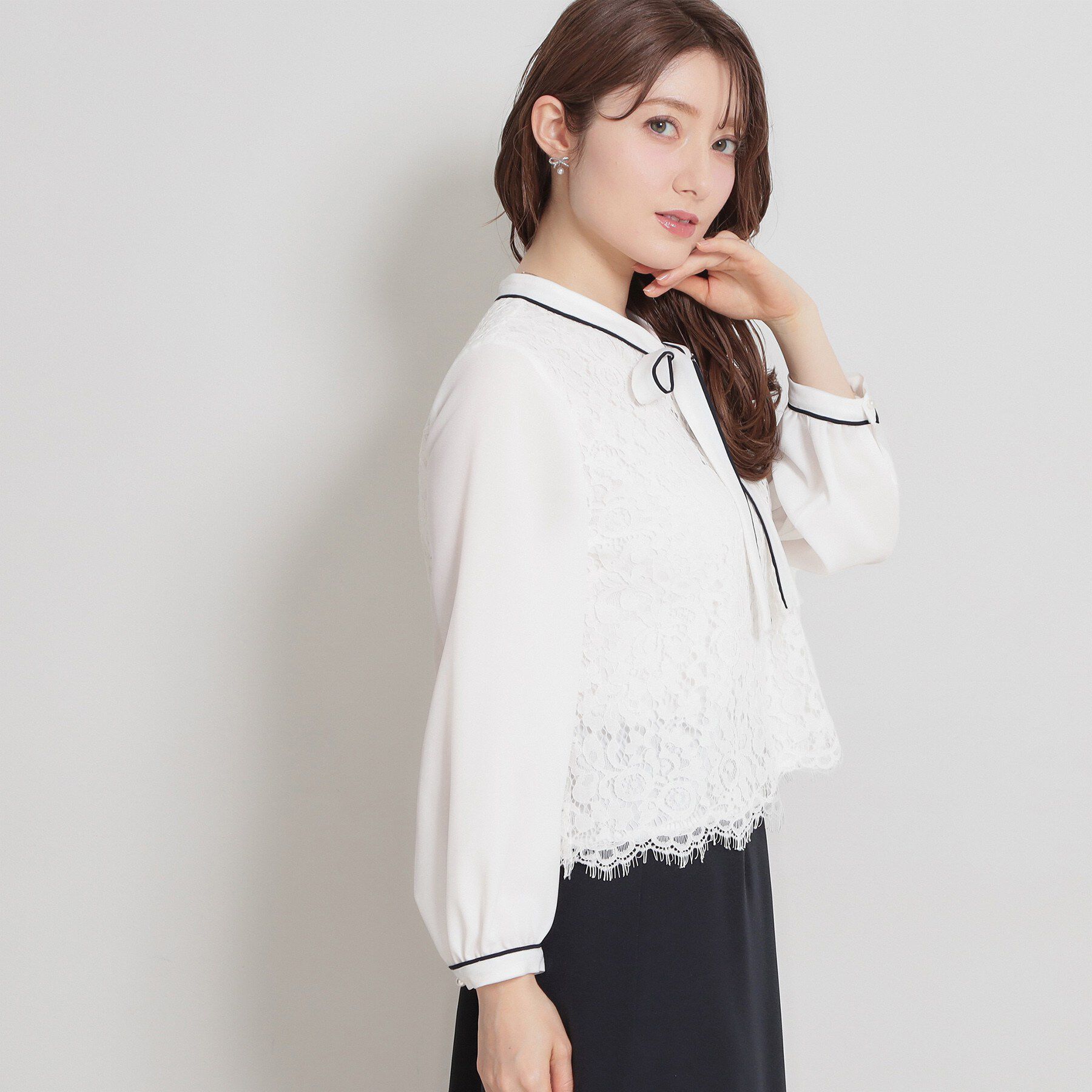 Couture broach「【洗える・通勤】フラワーレースブラウス」|シャツ・ブラウス|