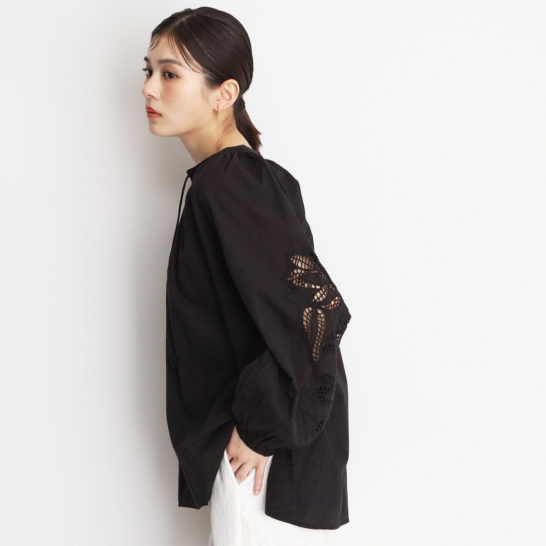 THE SHOP TK「袖刺繍コットンブラウス【洗える】」|シャツ・ブラウス|