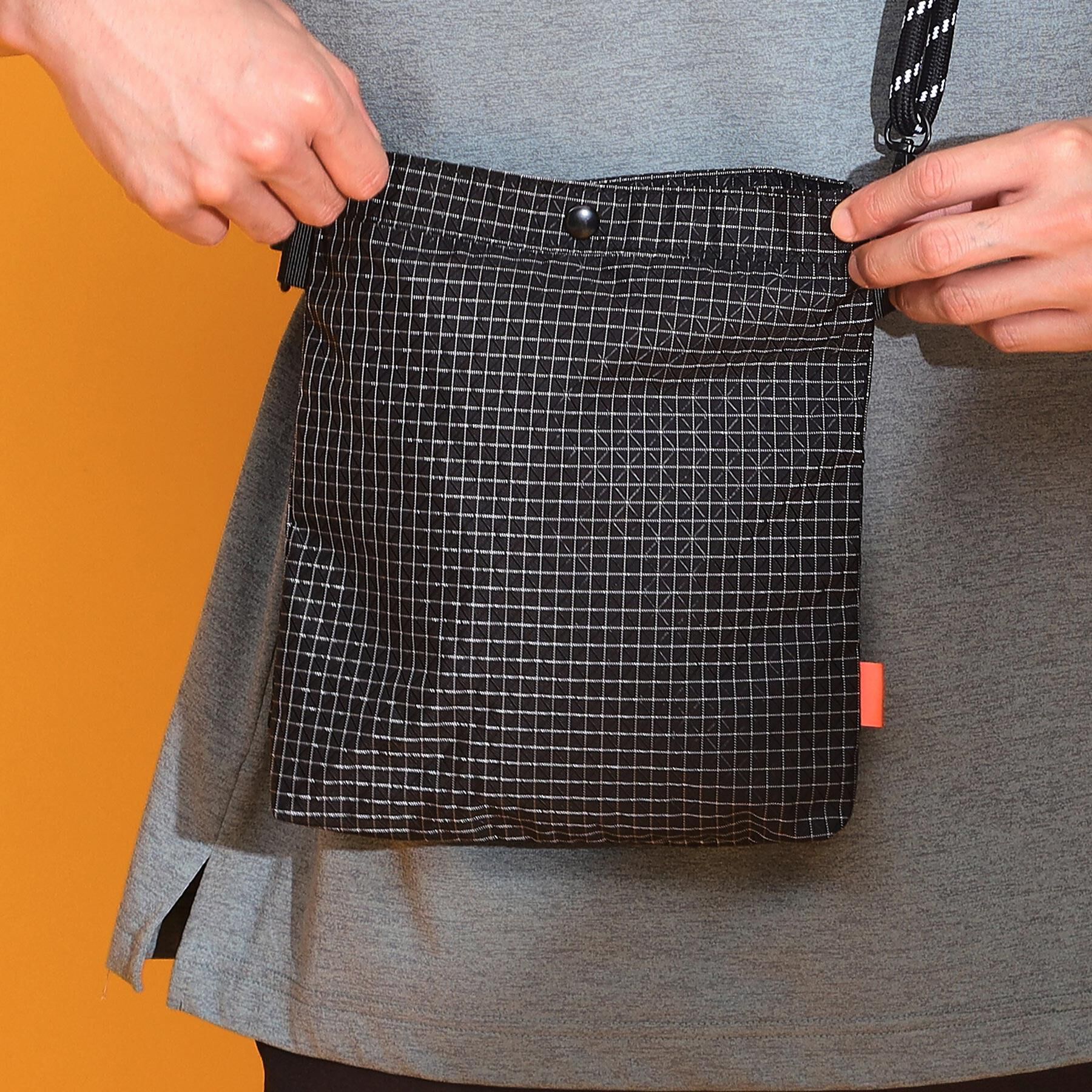 THE SHOP TK「ナイロンスクエアサコッシュ 【ユニセックス／軽量】」|ショルダー・メッセンジャー|ブラック(019)