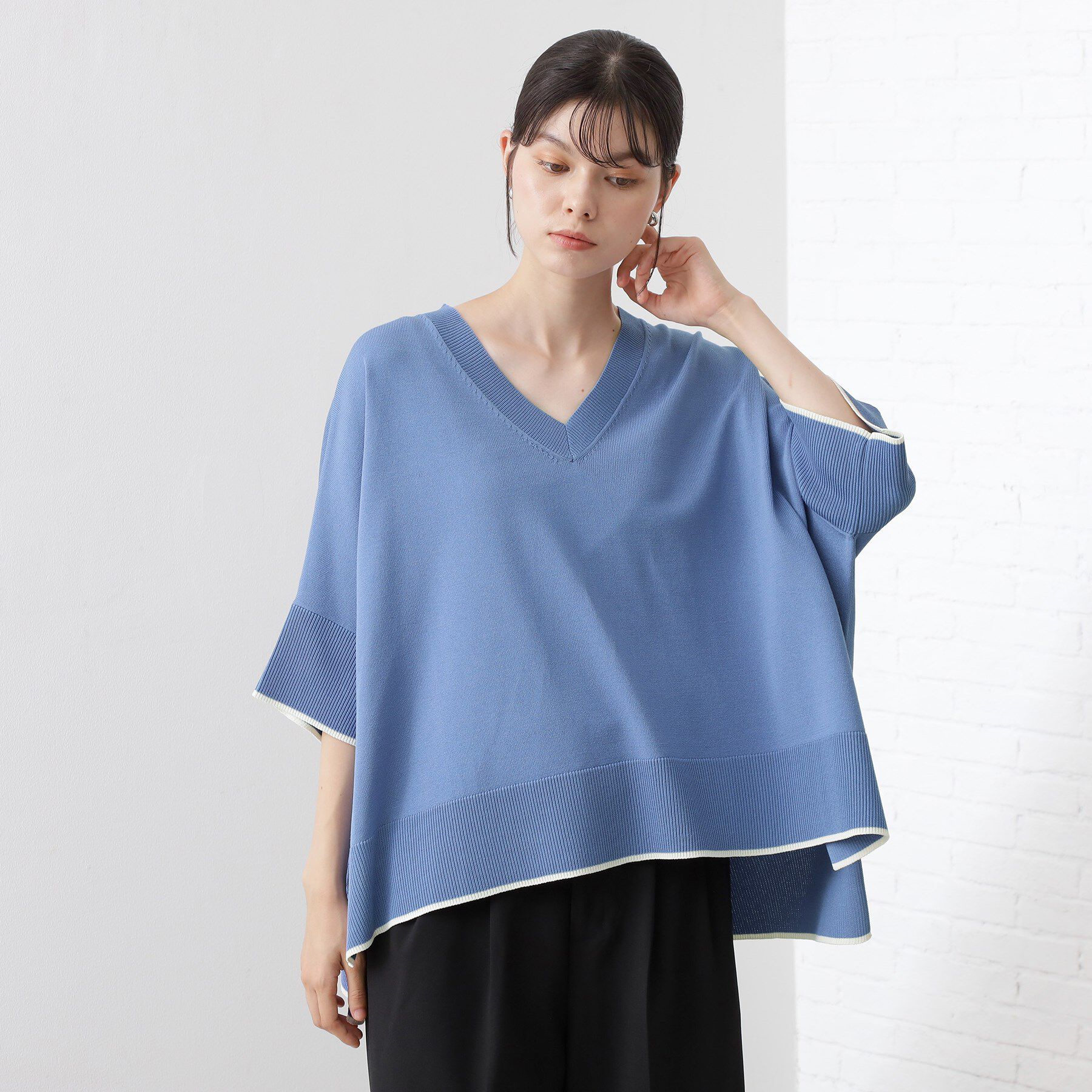 THE SHOP TK「Vネックドルマンニット【毛玉になりにくい/洗濯機OK】」|ニット・セーター|ブルー(092)