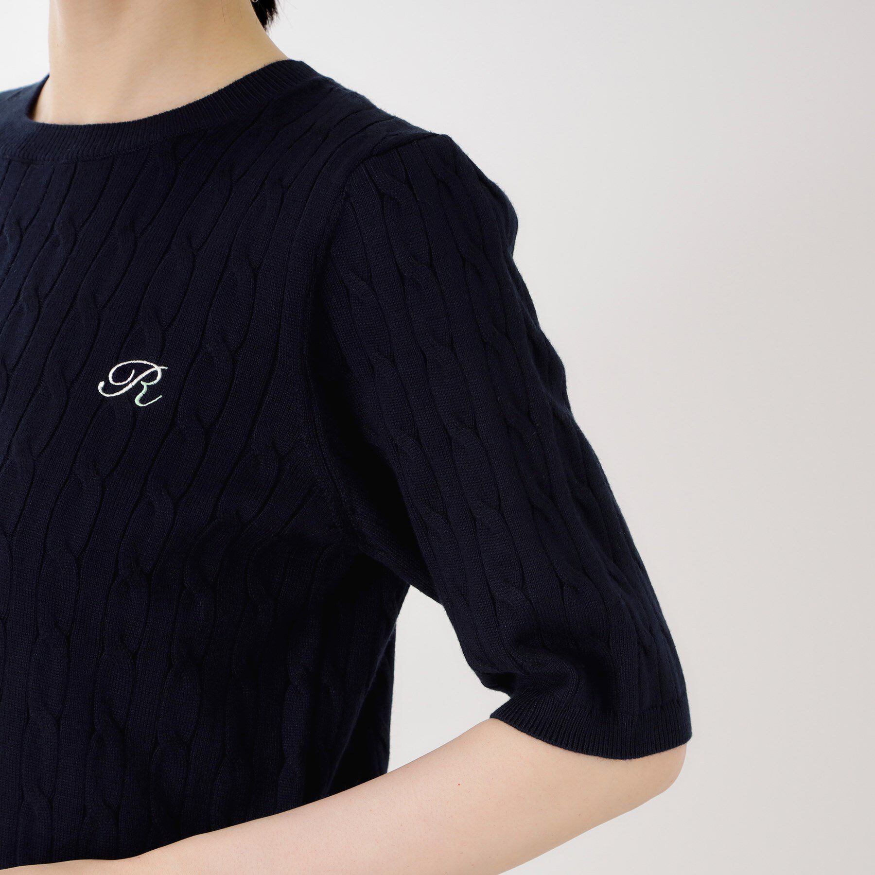 THE SHOP TK「ワンポイント刺繍ケーブル半袖ニット【洗濯機OK】」|ニット・セーター|