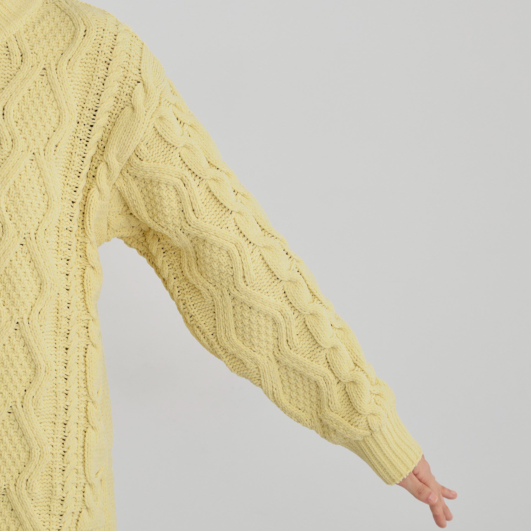 THE SHOP TK「【洗える】冬のコーデを盛り上げる マットモール ケーブルニット」|ニット・セーター|