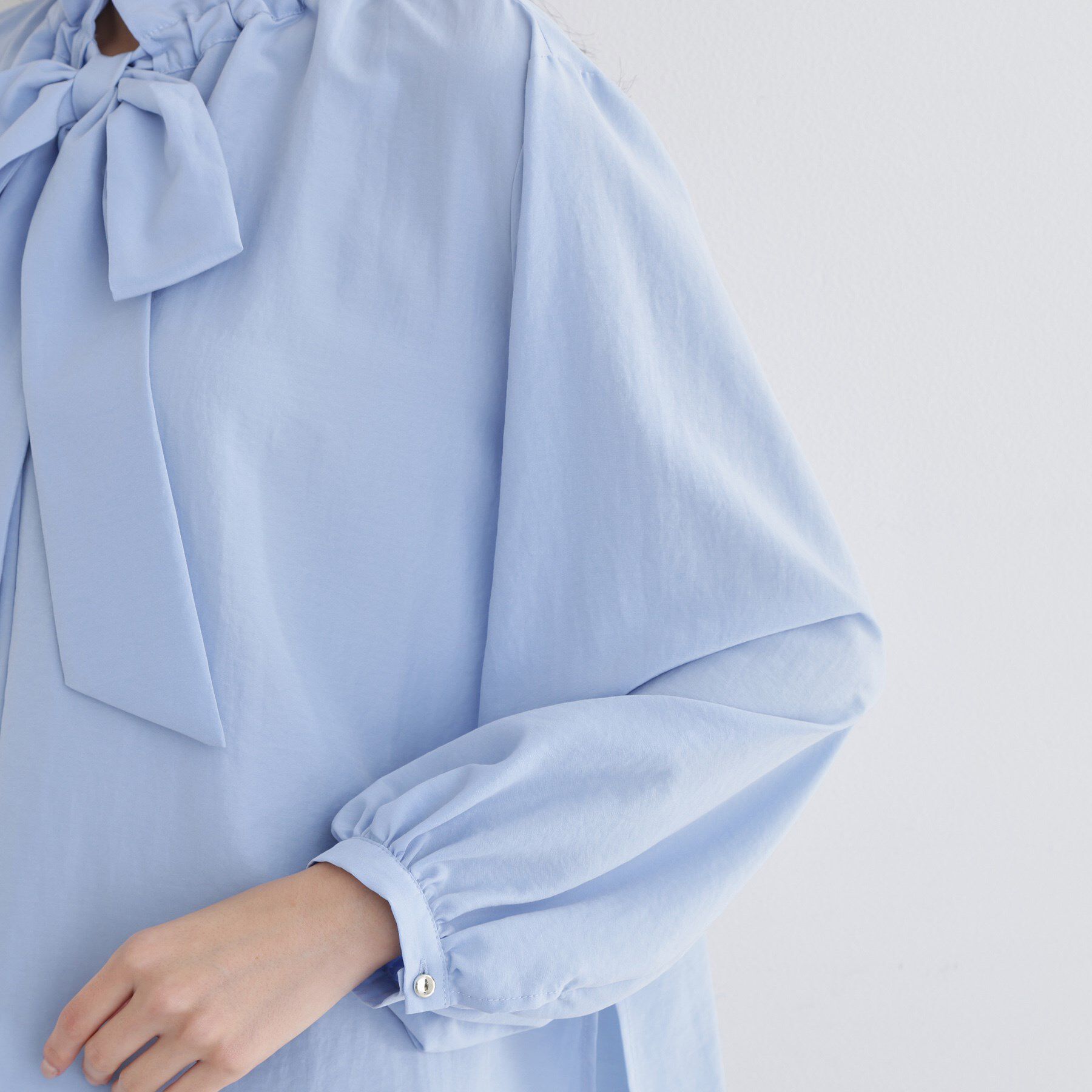 THE SHOP TK「【通勤にもカジュアルにも】ギャザーリボンタイブラウス」|シャツ・ブラウス|