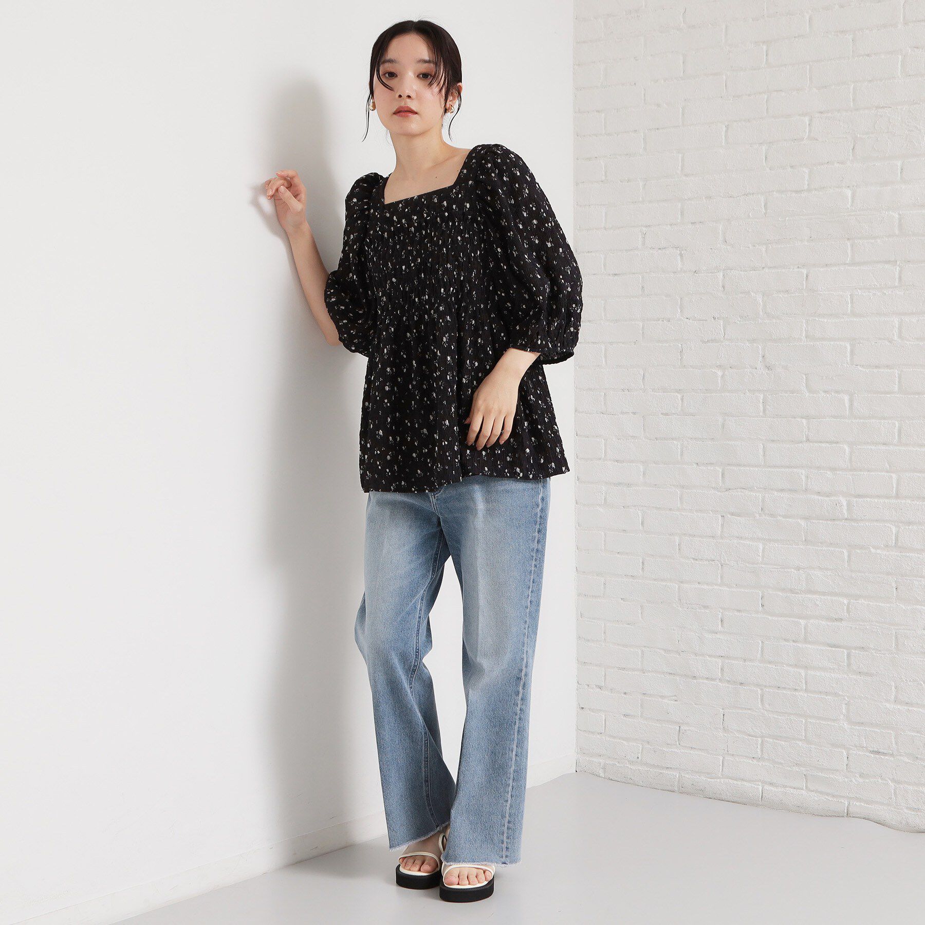 THE SHOP TK「大人のフェミニンスタイルに 花柄楊柳シャーリングブラウス」|シャツ・ブラウス|