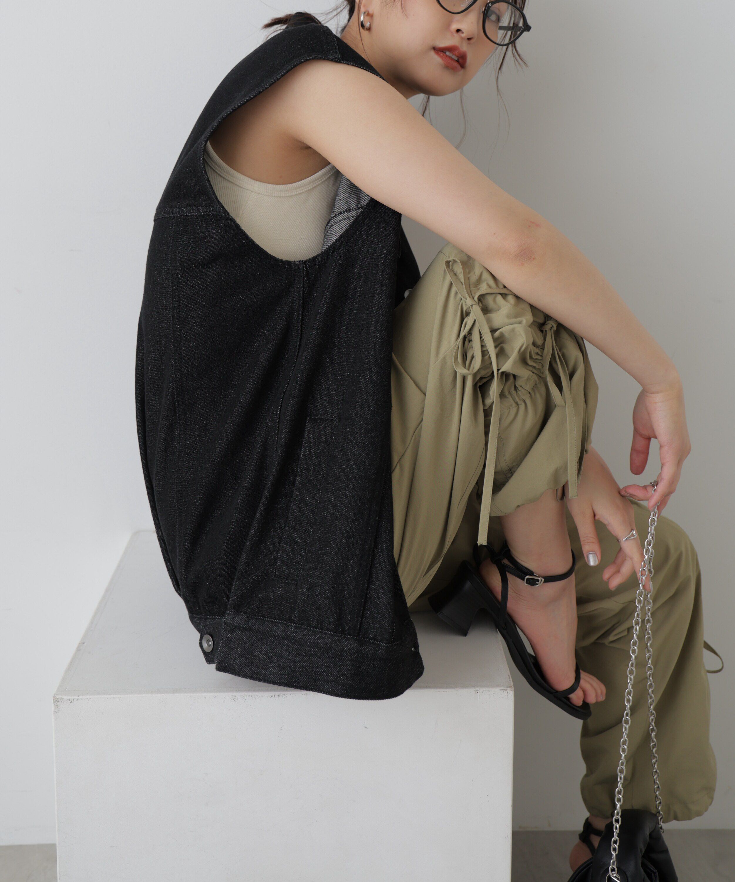  「ミドル丈デニムベスト」|ブルゾン・スタジャン|