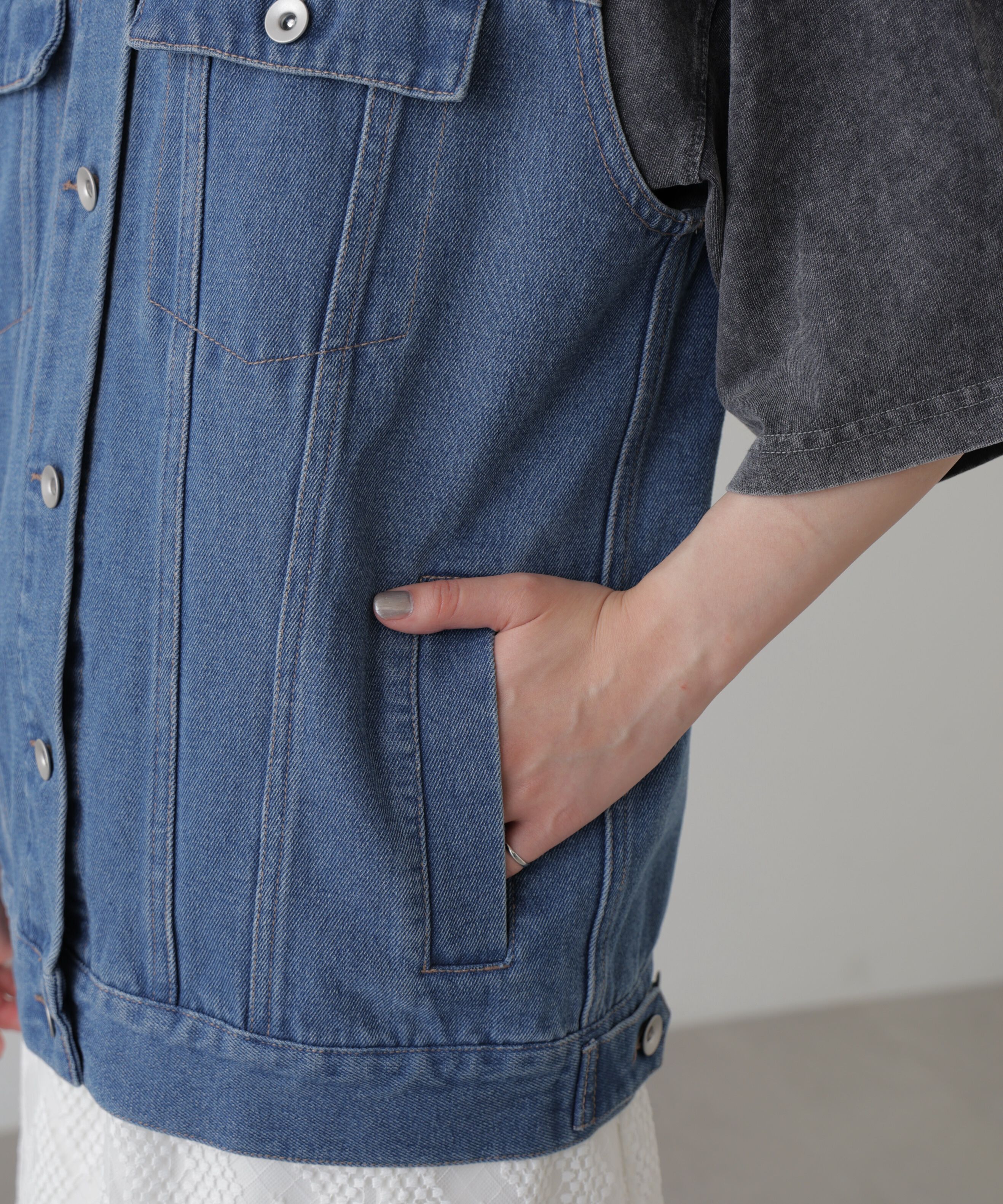  「ミドル丈デニムベスト」|ブルゾン・スタジャン|