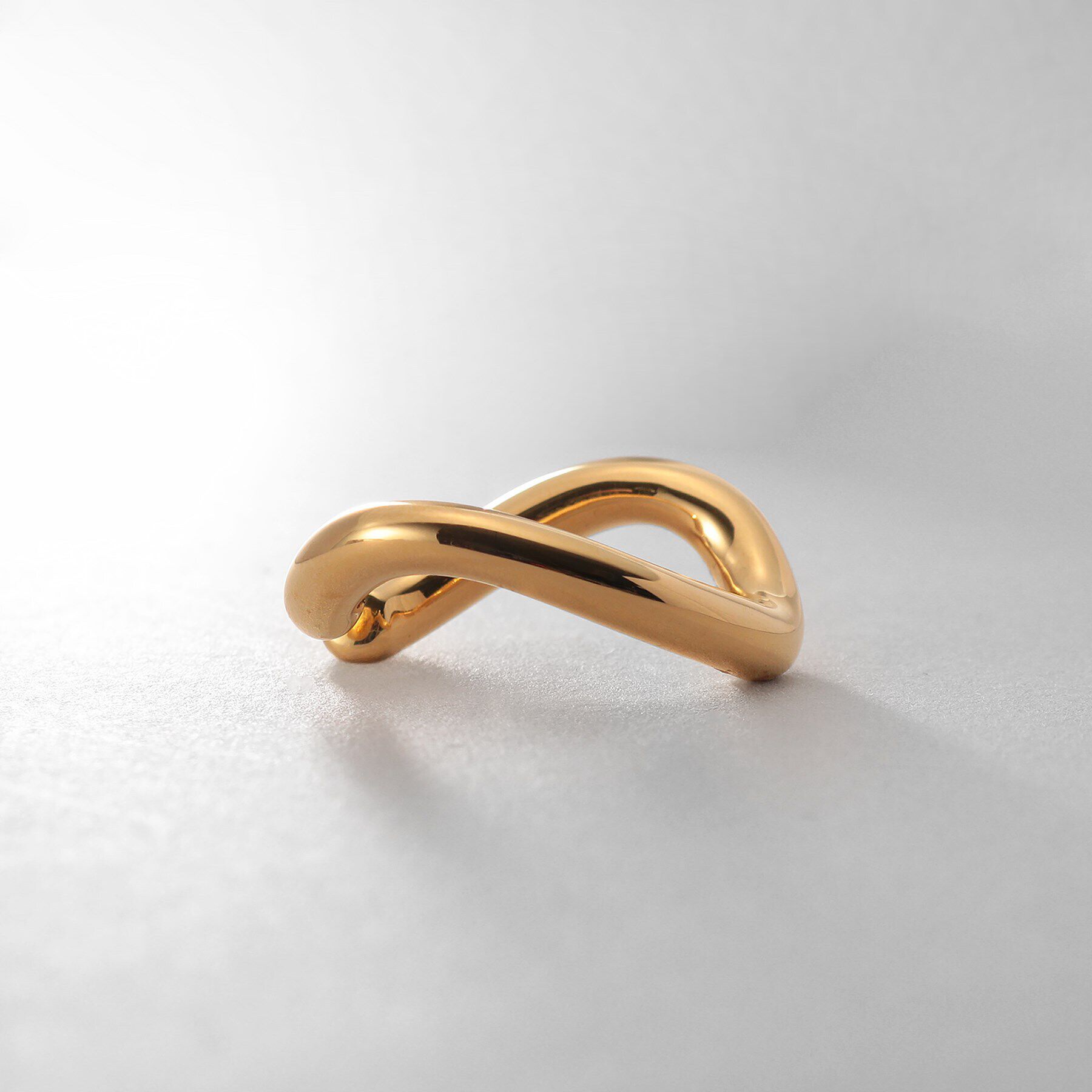 COCOSHNIK ONKITSCH「シルバー ボリュームSラインイヤーカフ GP」|イヤリング|