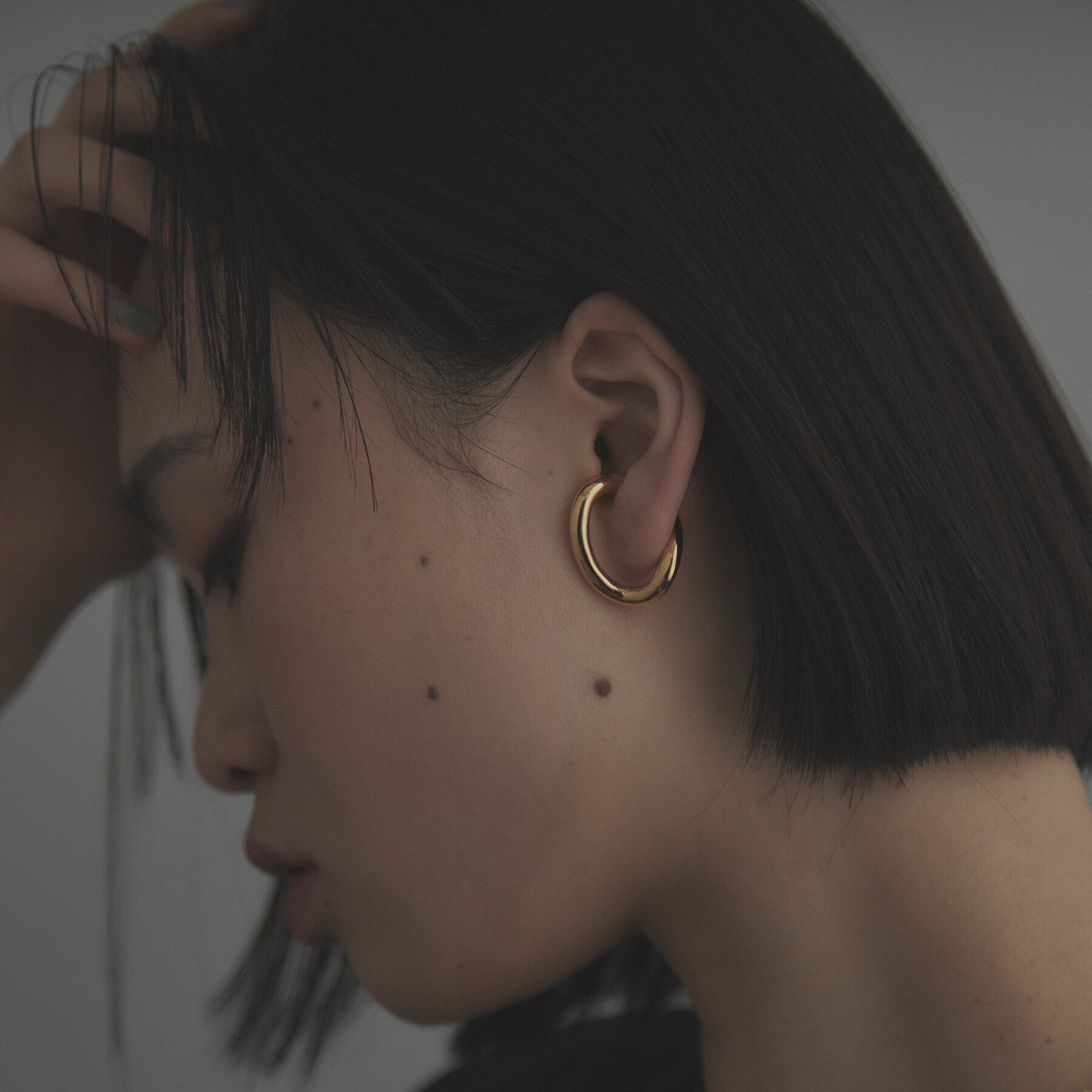 COCOSHNIK ONKITSCH「シルバー ボリュームSラインイヤーカフ GP」|イヤリング|