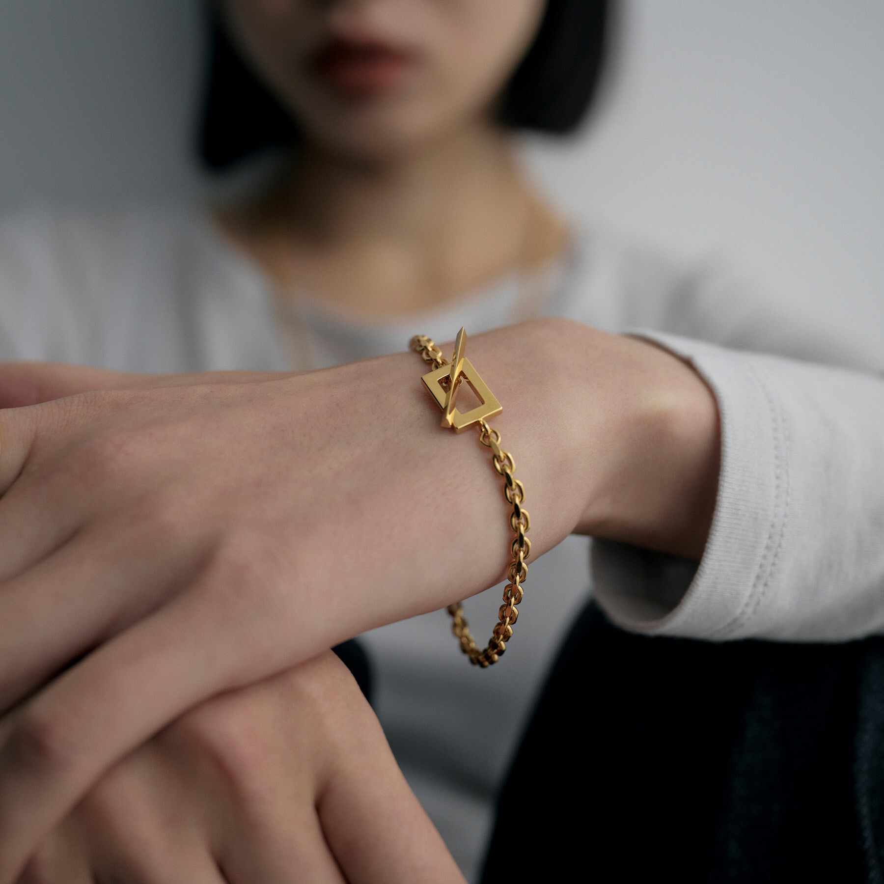 COCOSHNIK ONKITSCH「シルバー カットケーブルチェーン レクタングルマンテルブレスレット L GP」|ブレスレット・バングル|