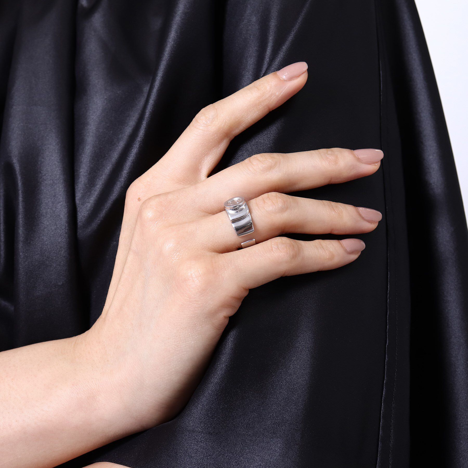 HIROKO HAYASHI「FABRO（ファブロ）リングイヤーカフ」|イヤリング|