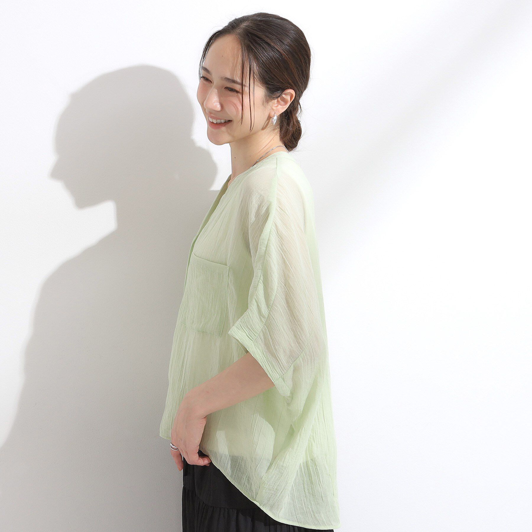 SHOO･LA･RUE「程よいシアー感 ポケットドルマン5分袖シャツ」|シャツ・ブラウス|