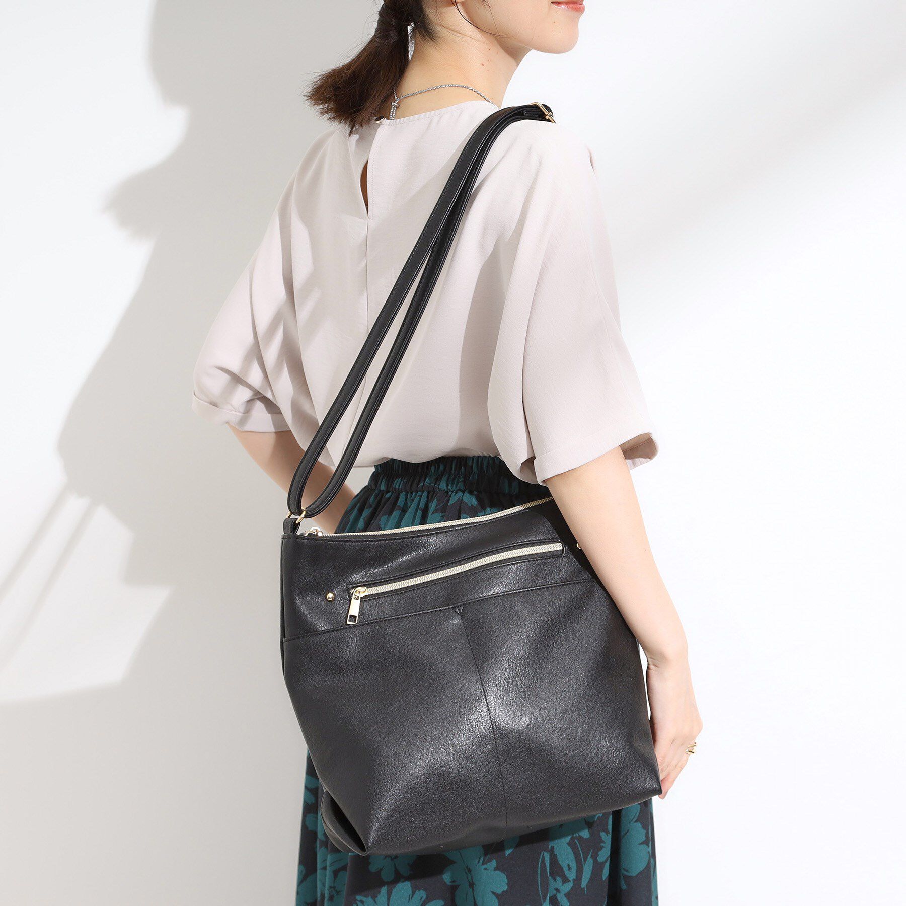 SHOO･LA･RUE「【デイリー使いに】フロント2ポケット ショルダーバッグ」|ショルダー・メッセンジャー|