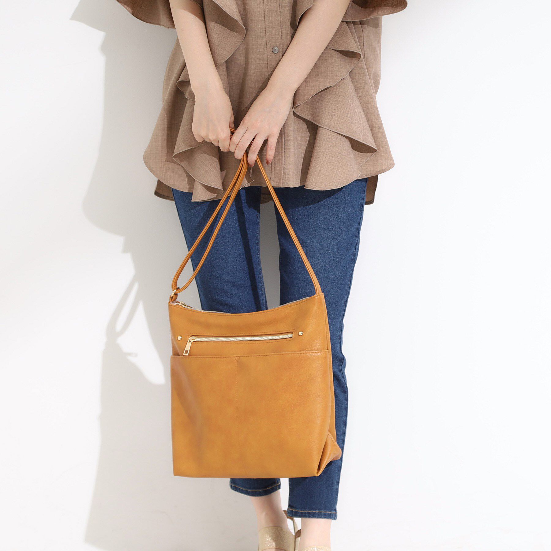 SHOO･LA･RUE「【デイリー使いに】フロント2ポケット ショルダーバッグ」|ショルダー・メッセンジャー|キャメルブラウン(0