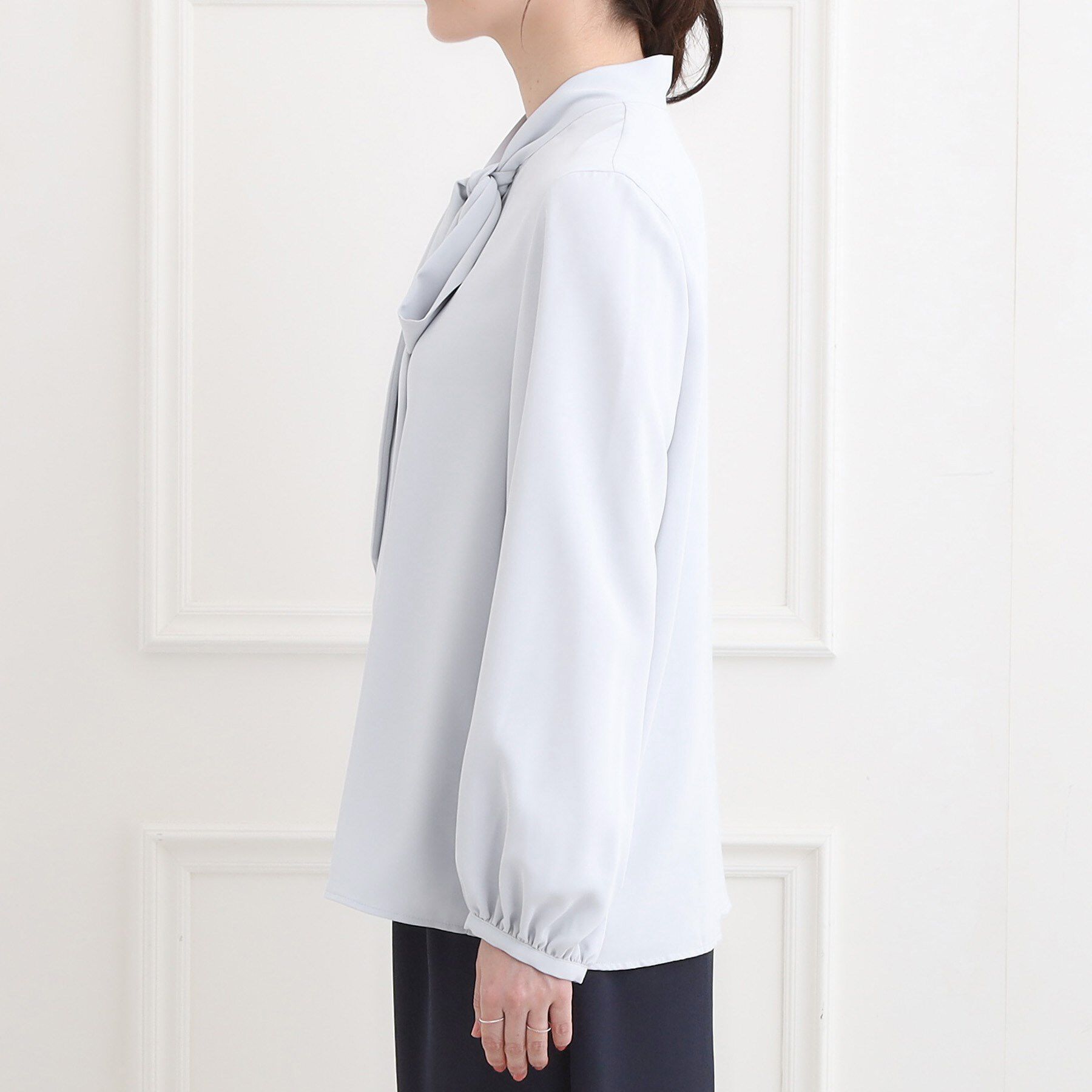 SHOO･LA･RUE「【洗濯機可/S-3L】リボンボウタイが魅力　大人の華やかブラウス」|シャツ・ブラウス|