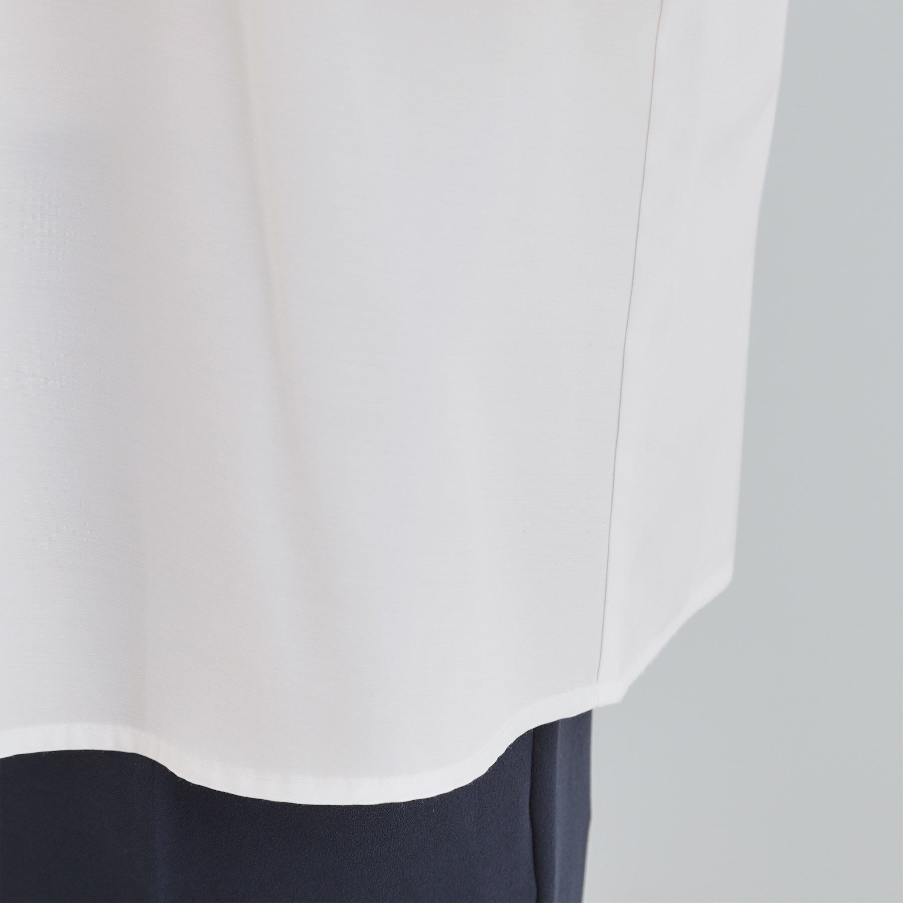 SHOO･LA･RUE「【洗濯機可/S-LL】ふんわりとしたお袖が愛らしい ジレスタイルに合うブラウス」|シャツ・ブラウス|