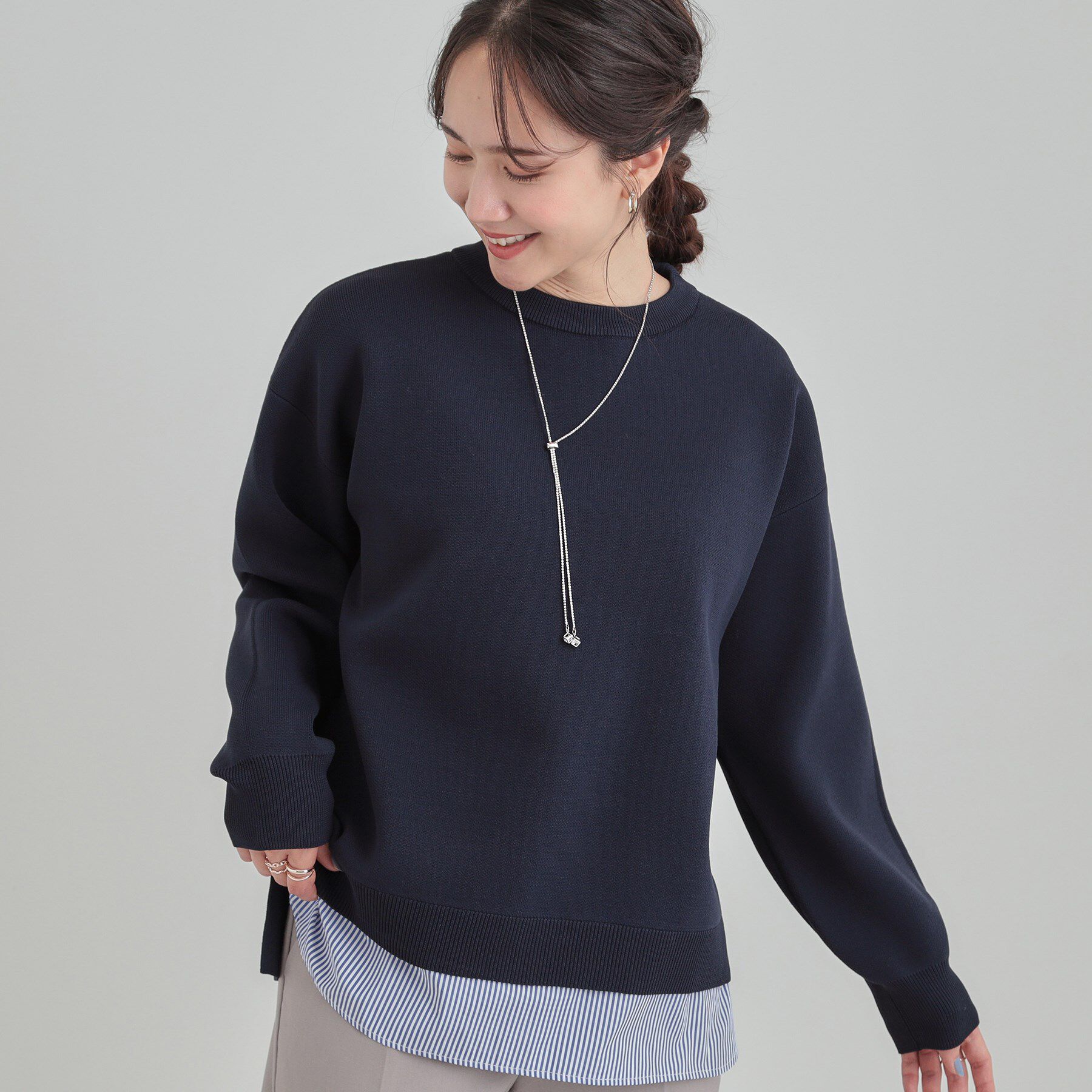 SHOO･LA･RUE「【洗濯機可/S-LL】さらに軽くなった スポンディッシュ裾フェイクトップス」|ニット・セーター|ネイビー(094)