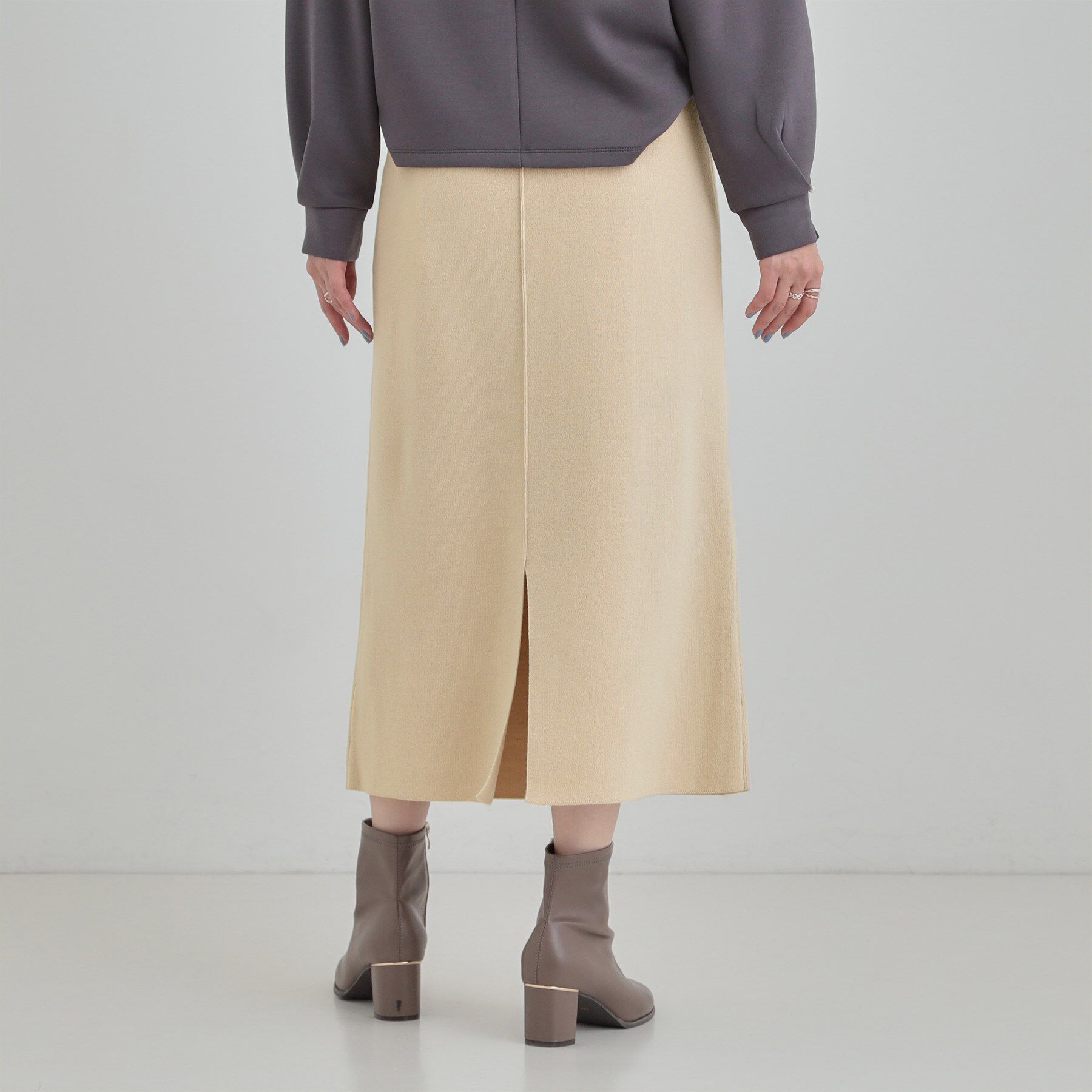 SHOO･LA･RUE「【洗濯機可/セットアップ可/毛玉になりにくい】心地よく穿ける ニットナロースカート」|スカート|