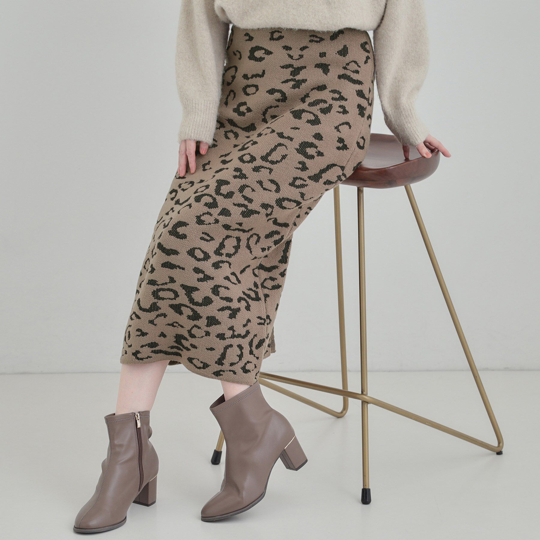 SHOO･LA･RUE「【S-LL】シンプルコーデが惹き立つ レオパード柄ニットナロースカート」|スカート|モカブラウン(042