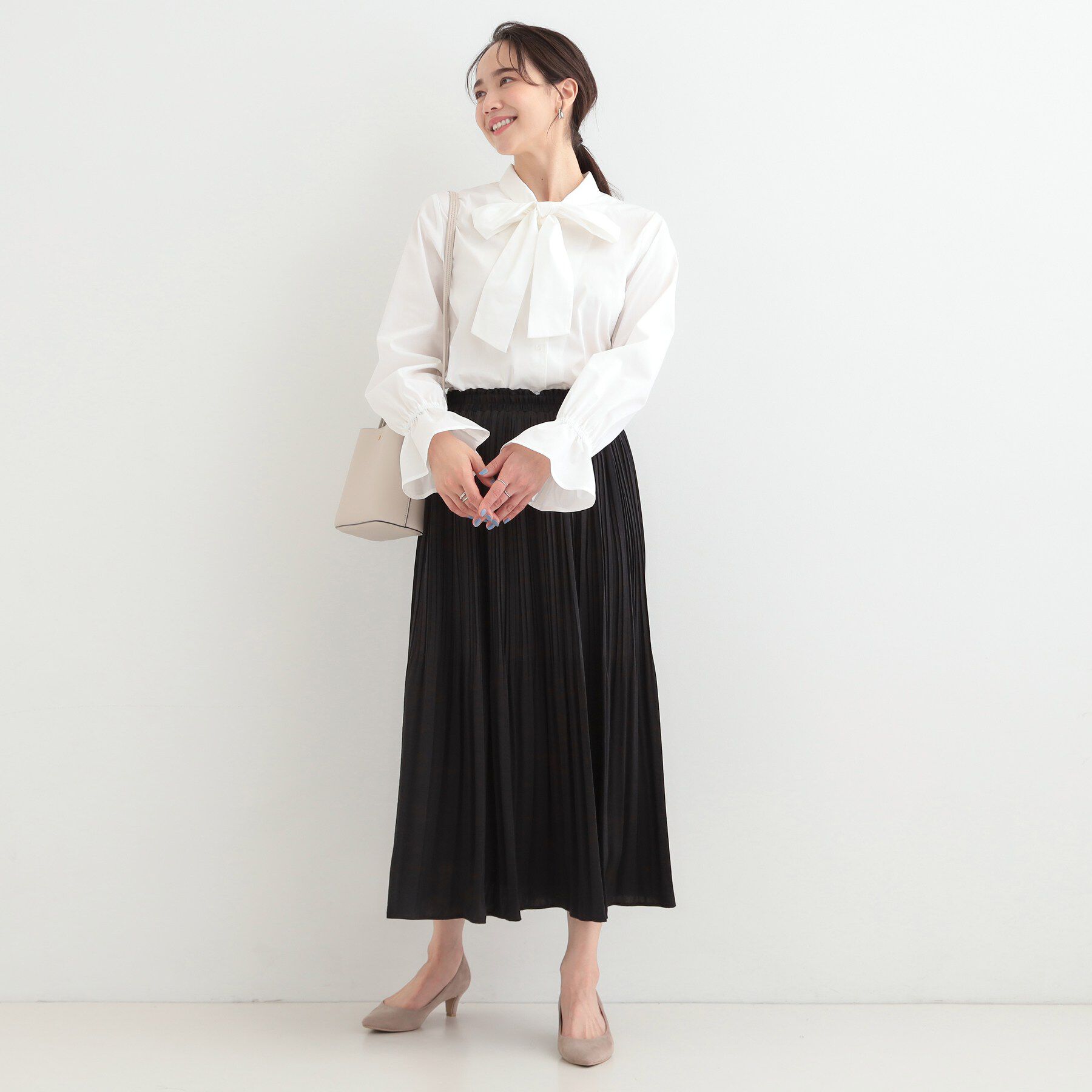 SHOO･LA･RUE「【洗濯後シワになりにくい/UV/S-LL】シンプルで使いやすい　キャンディースリーブ リボンブラウス」|シャツ・ブラウス|