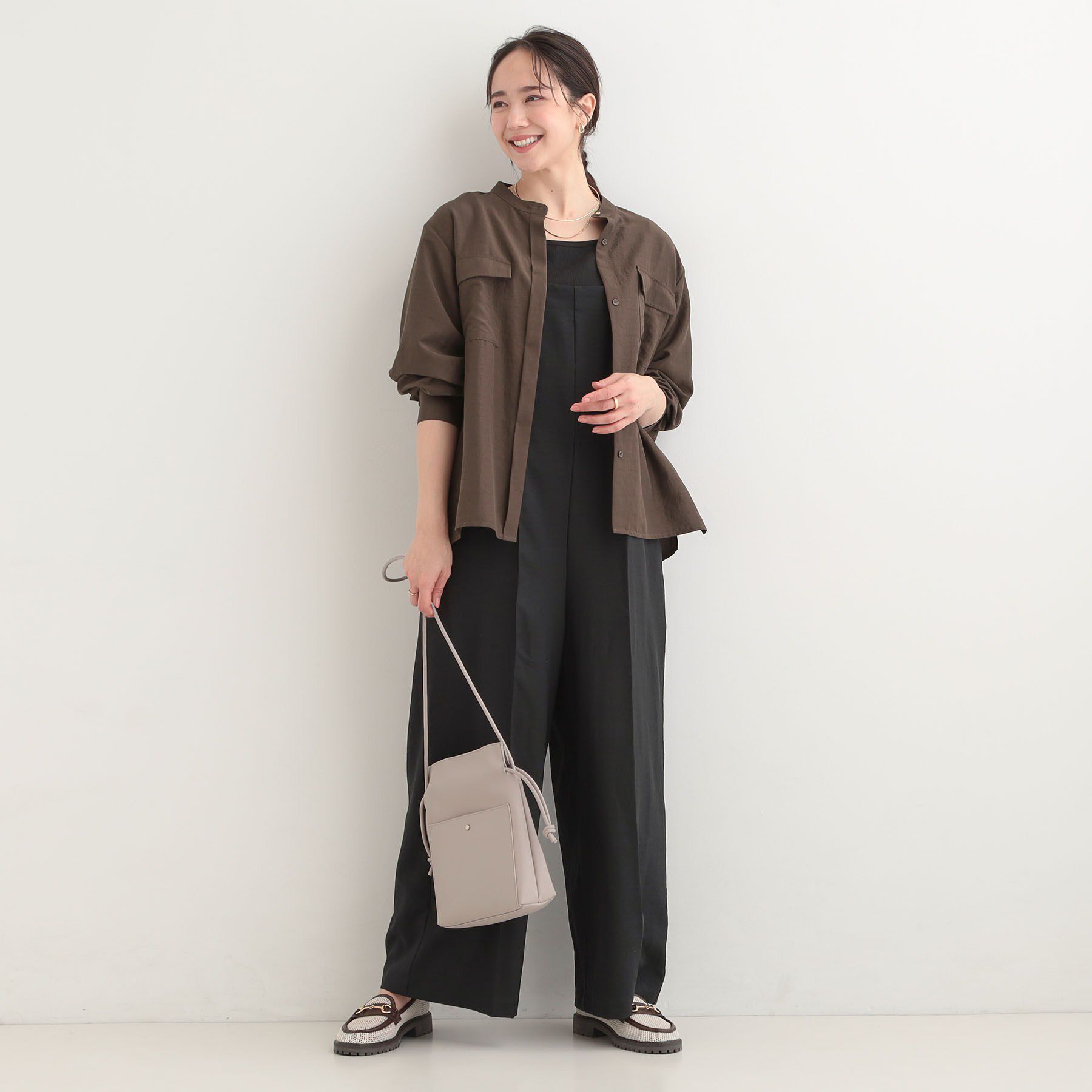 SHOO･LA･RUE「【イージーケア/S-LL/UV】きれいめにもラフにも　ダブルフラップポケットバンドカラーシャツ」|シャツ・ブラウス|