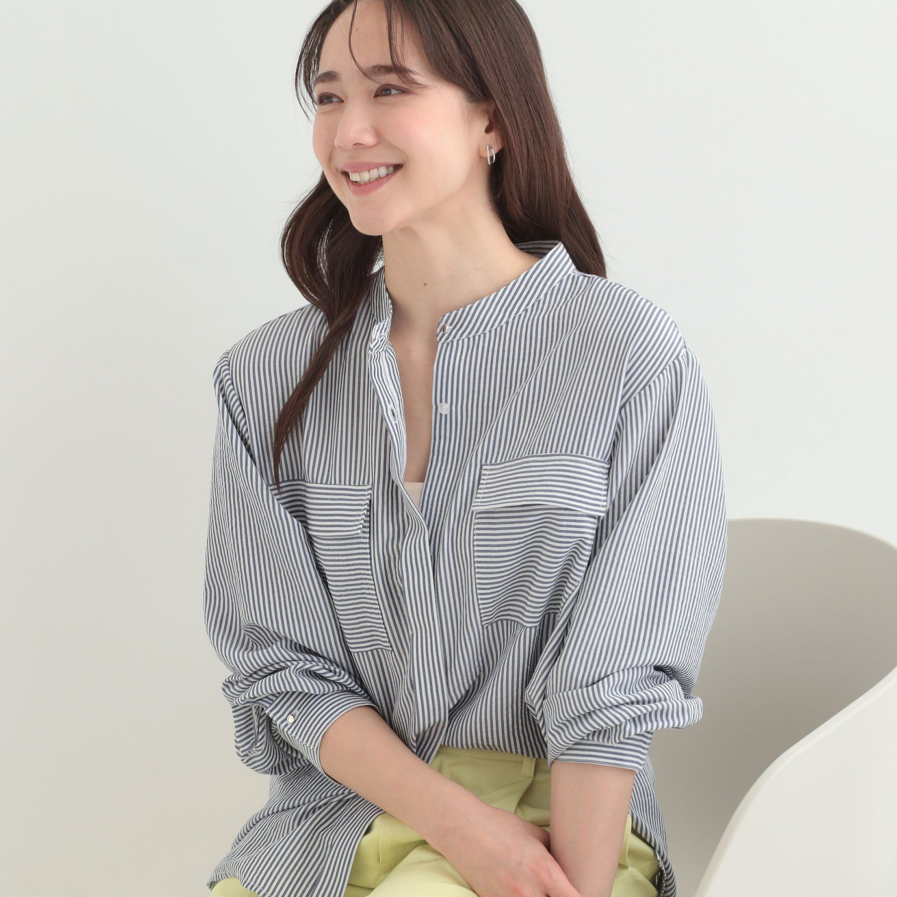 SHOO･LA･RUE「【イージーケア/S-LL/UV】きれいめにもラフにも　ダブルフラップポケットバンドカラーシャツ」|シャツ・ブラウス|ネイビー(394)