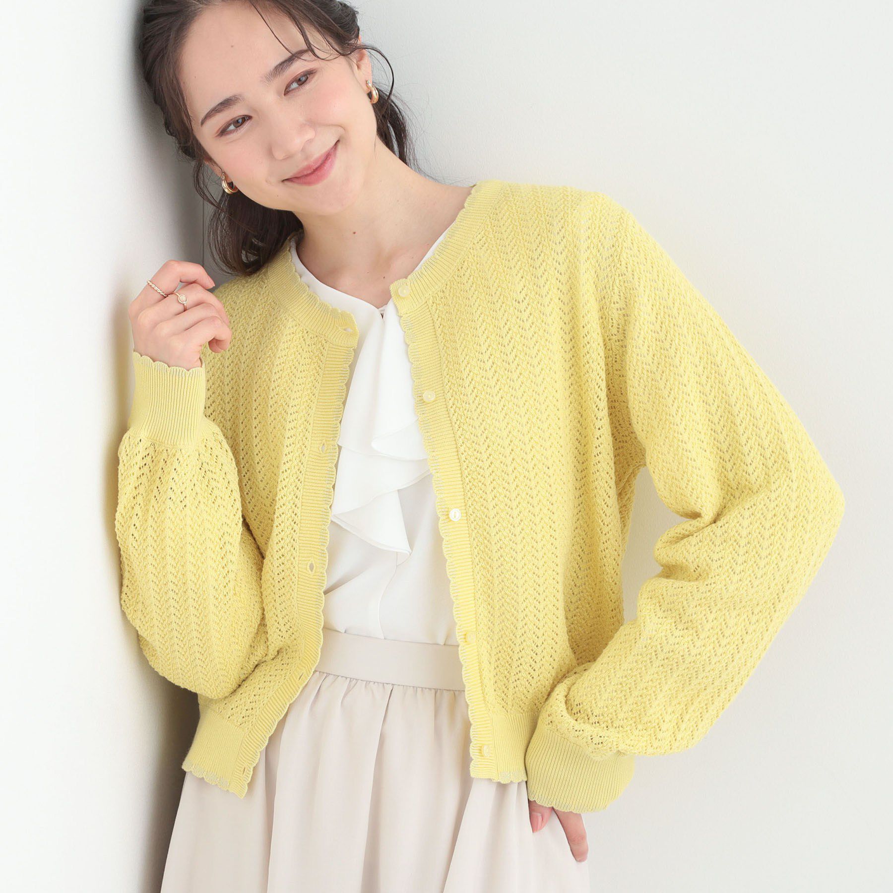 SHOO･LA･RUE「編み柄が上品 ラメ配色透かし編みカーディガン」|カーディガン|イエロー(031)