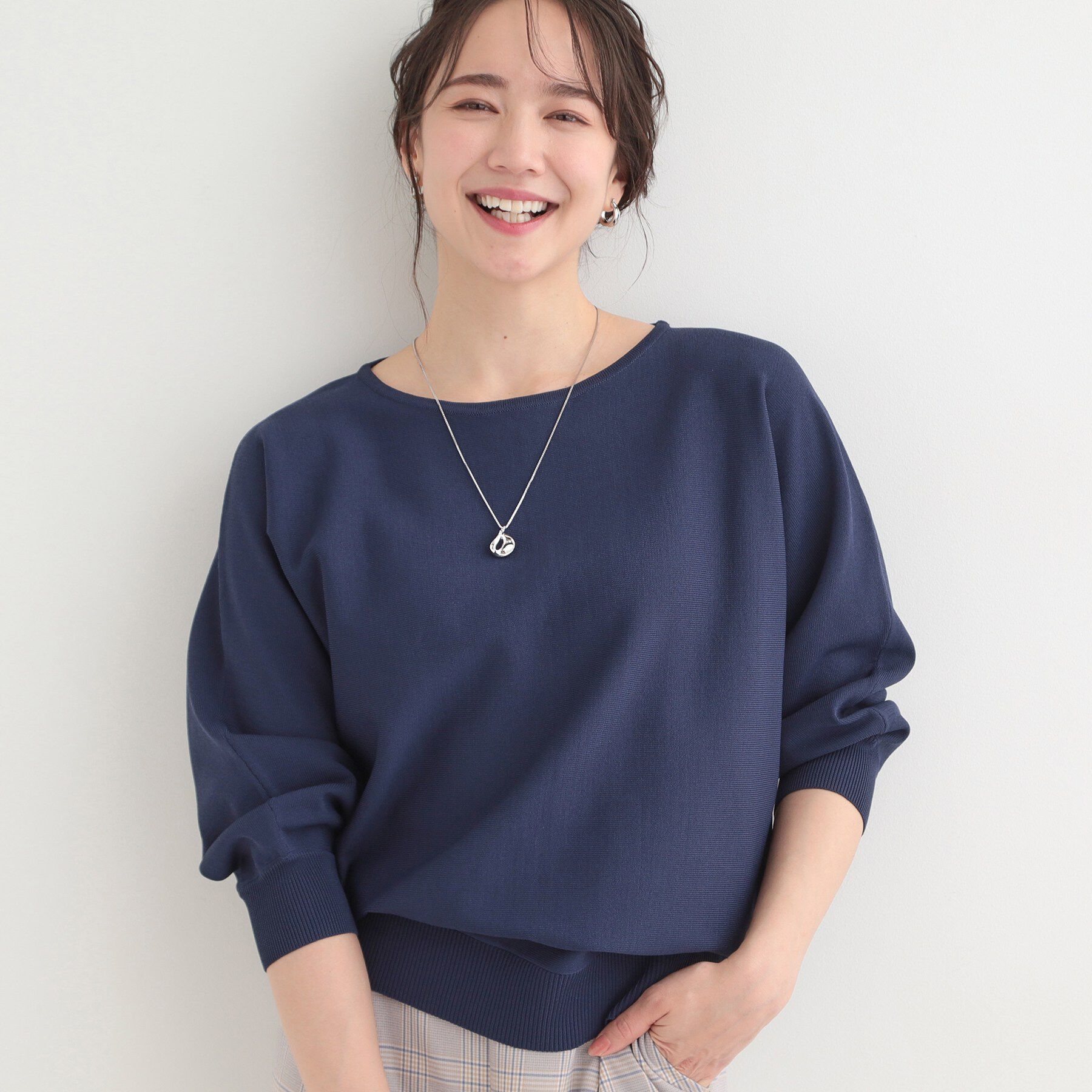 SHOO･LA･RUE「【洗濯機可/S-LL】さらりと軽やか インせず着られる すっきり見えドルマンニット」|ニット・セーター|ネイビー(094)