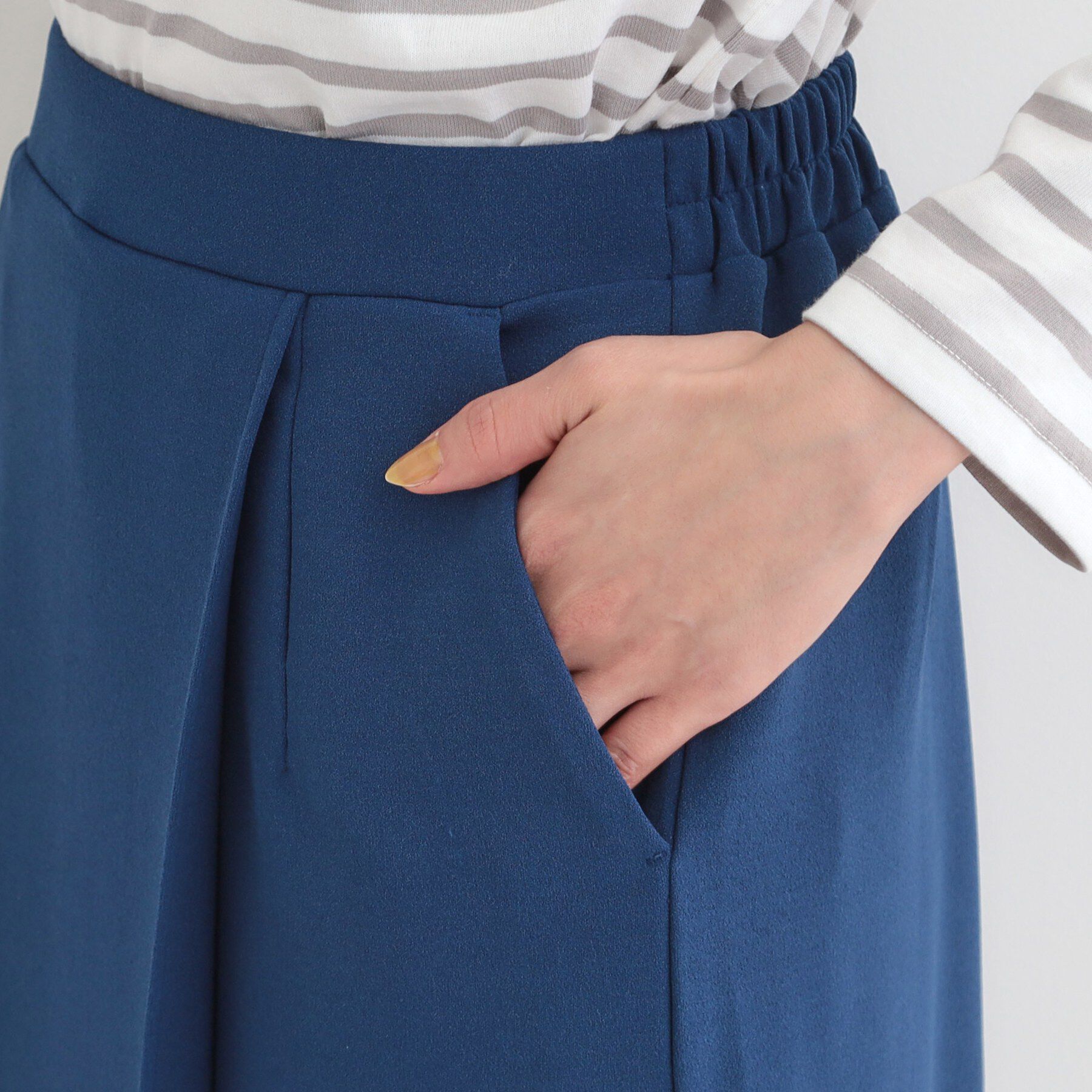 SHOO･LA･RUE「【洗濯機可/S-LL】腰まわりを自然にカバーする ラップ風ナロースカート」|スカート|