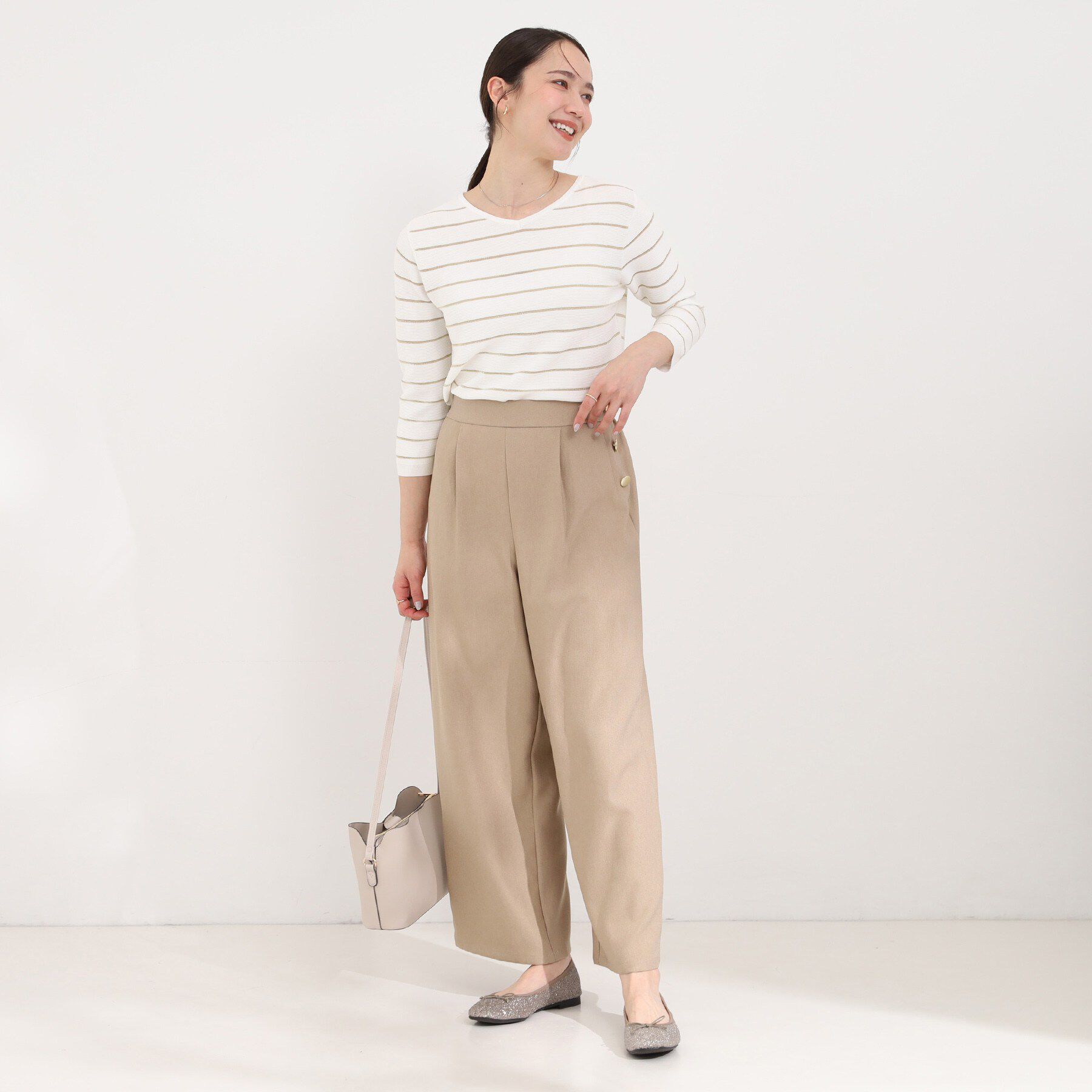 SHOO･LA･RUE「【洗濯機可/S-LL】デコルテがきれいに見えるVネックラメボーダーニット」|ニット・セーター|