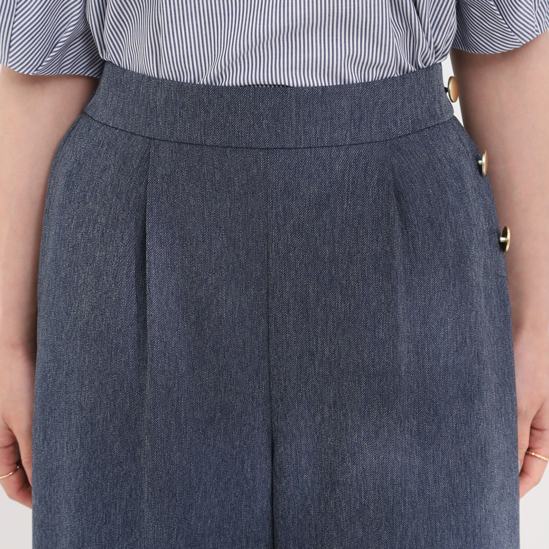 SHOO･LA･RUE「【S=LL】脚のラインを拾いにくい サイドボタン付きデニム風ワイドパンツ」|その他|