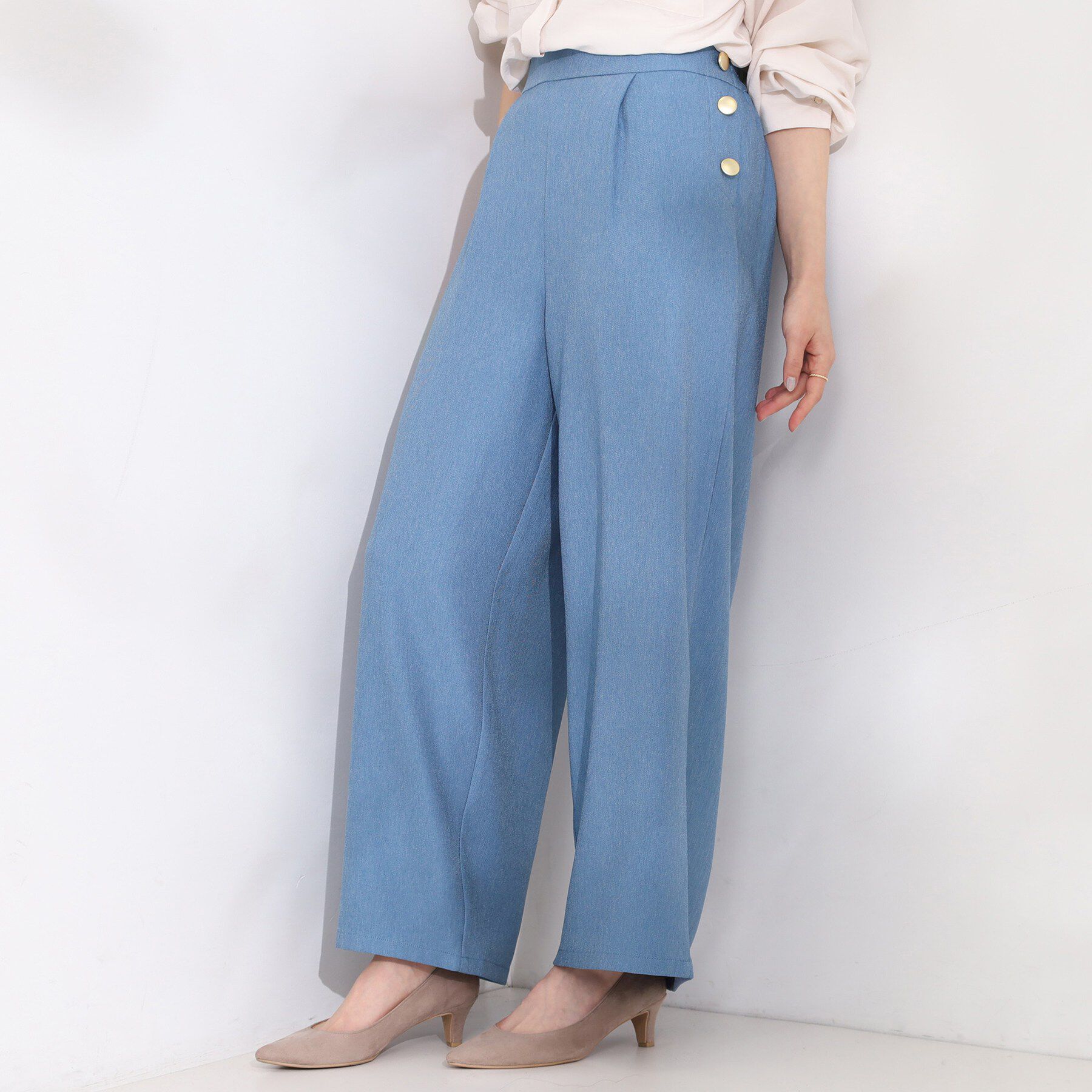 SHOO･LA･RUE「【S=LL】脚のラインを拾いにくい サイドボタン付きデニム風ワイドパンツ」|その他|ブルー(092)
