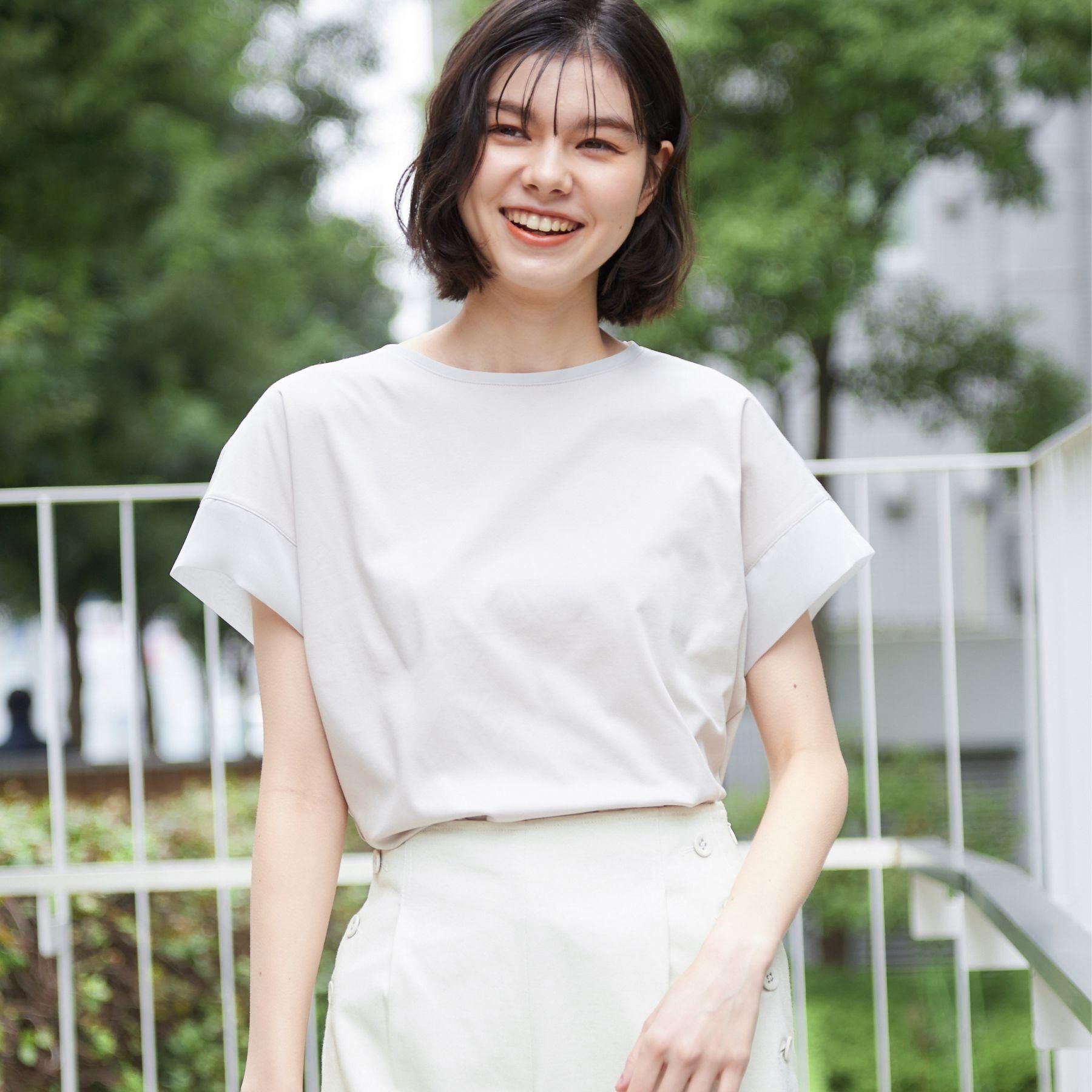 Dessin「【シリーズ累計8万枚！選べる5サイズ/6色展開/洗える】美光沢カットソー【オンにもオフにもちょうどい」|Tシャツ・カットソー|