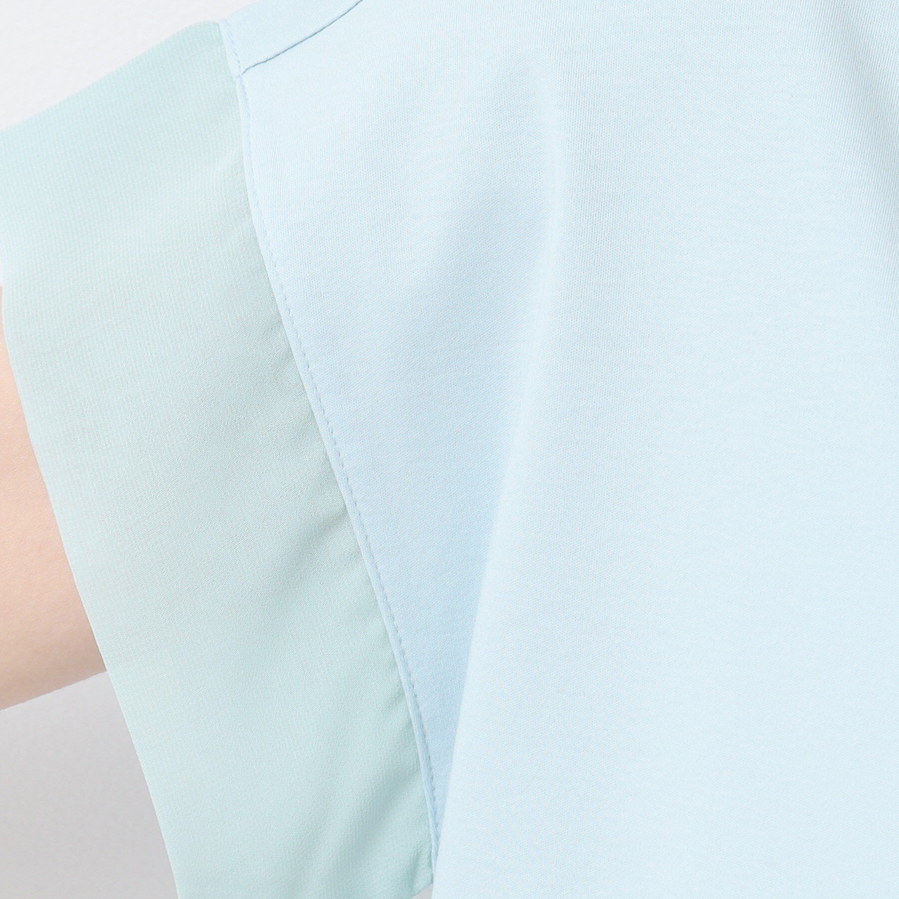 Dessin「【シリーズ累計8万枚！選べる5サイズ/6色展開/洗える】美光沢カットソー【オンにもオフにもちょうどい」|Tシャツ・カットソー|