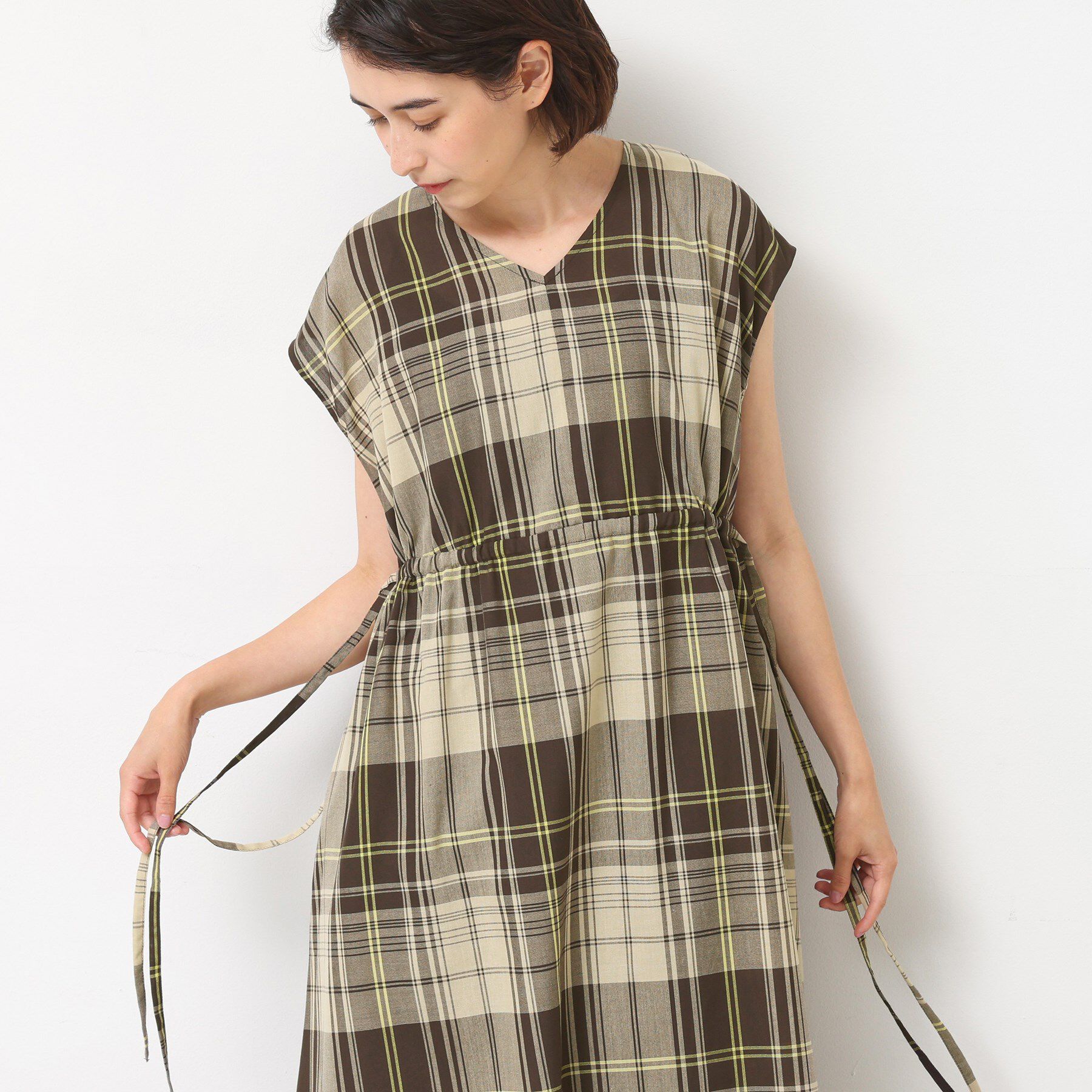 Dessin「【リンクコーデ・洗える】ウエストドロスト付きチェック柄ワンピース」|ワンピース|ブラウン(243)