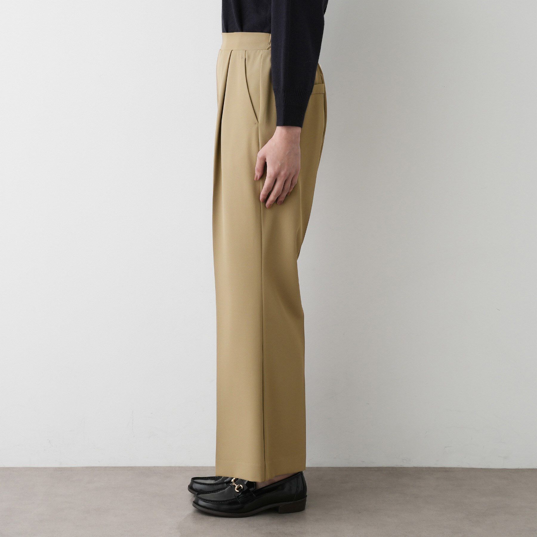 Dessin「【洗える】マットドレープニーハイフレアパンツ」|その他|