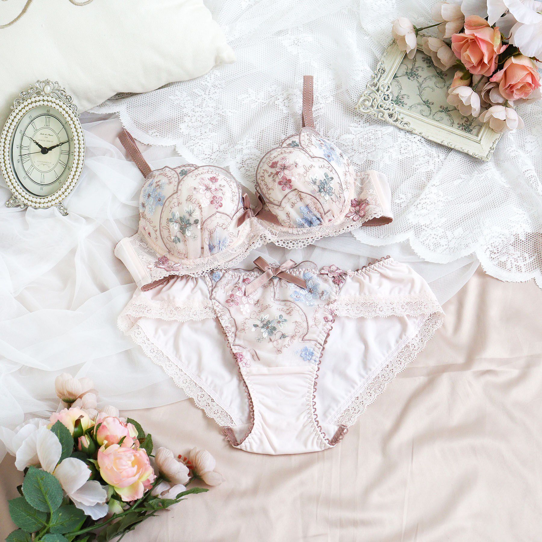 Risa Magli「フェリーチェ ブラジャー （D-F） ＜サイドシェイプ＞」|インナー|