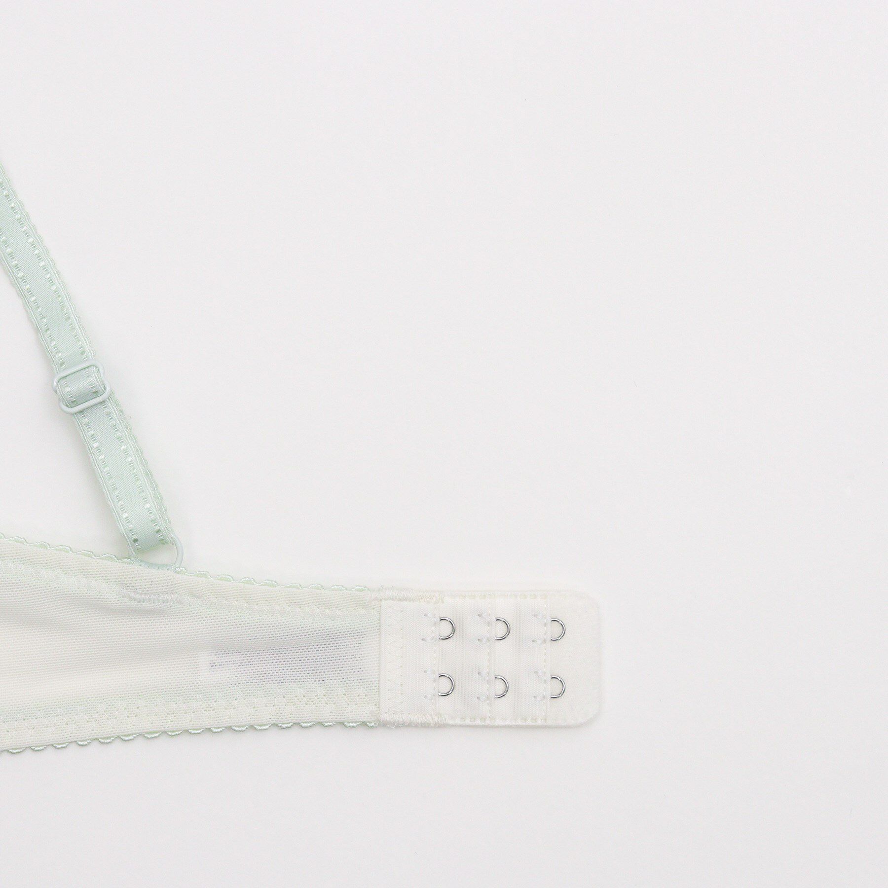 Risa Magli「ヘルティー ブラジャー (B-C) ＜リサマリミラクル谷間ブラ＞」|インナー|