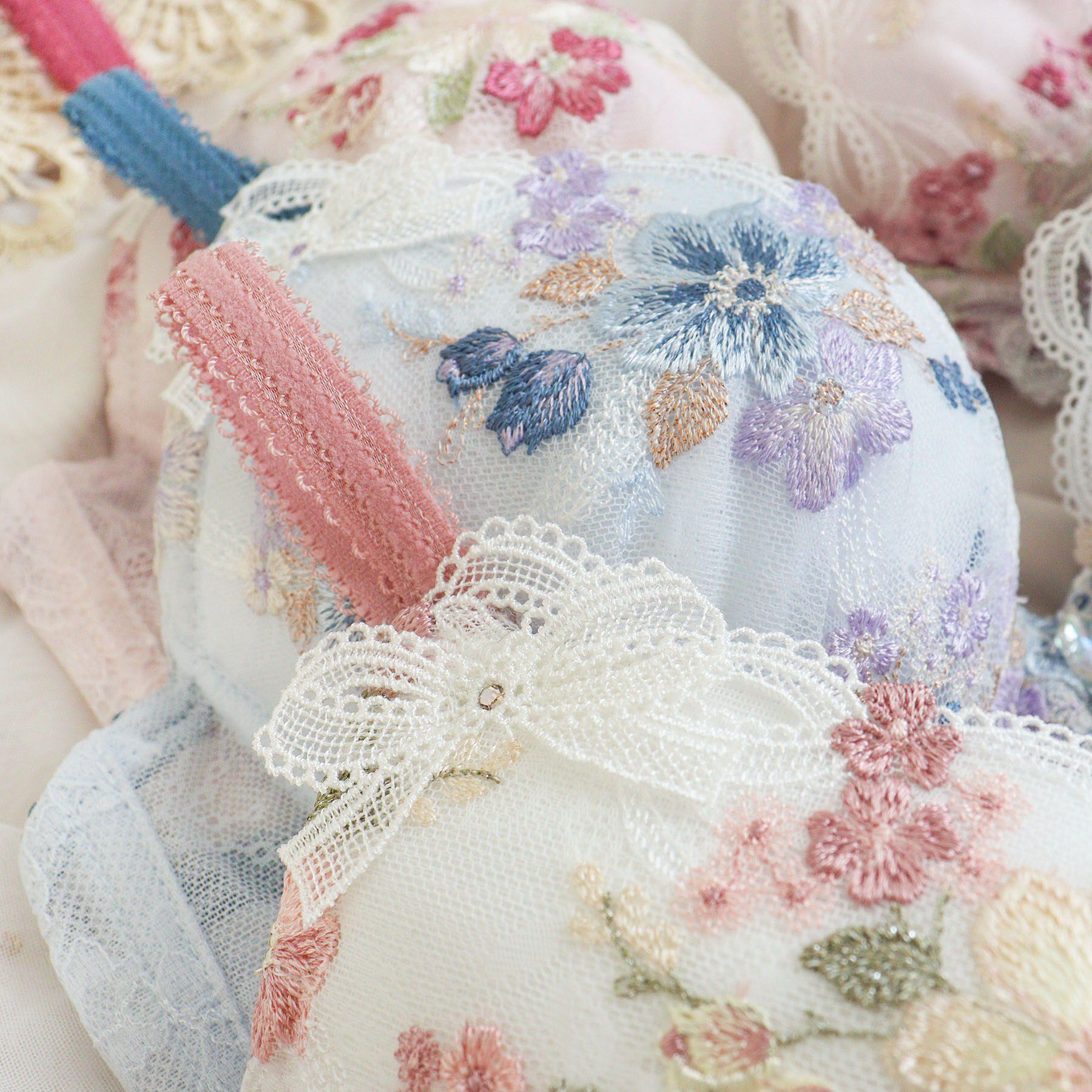 Risa Magli「ダニエラ ブラジャー (B-C) ＜V Make Type＞」|インナー|