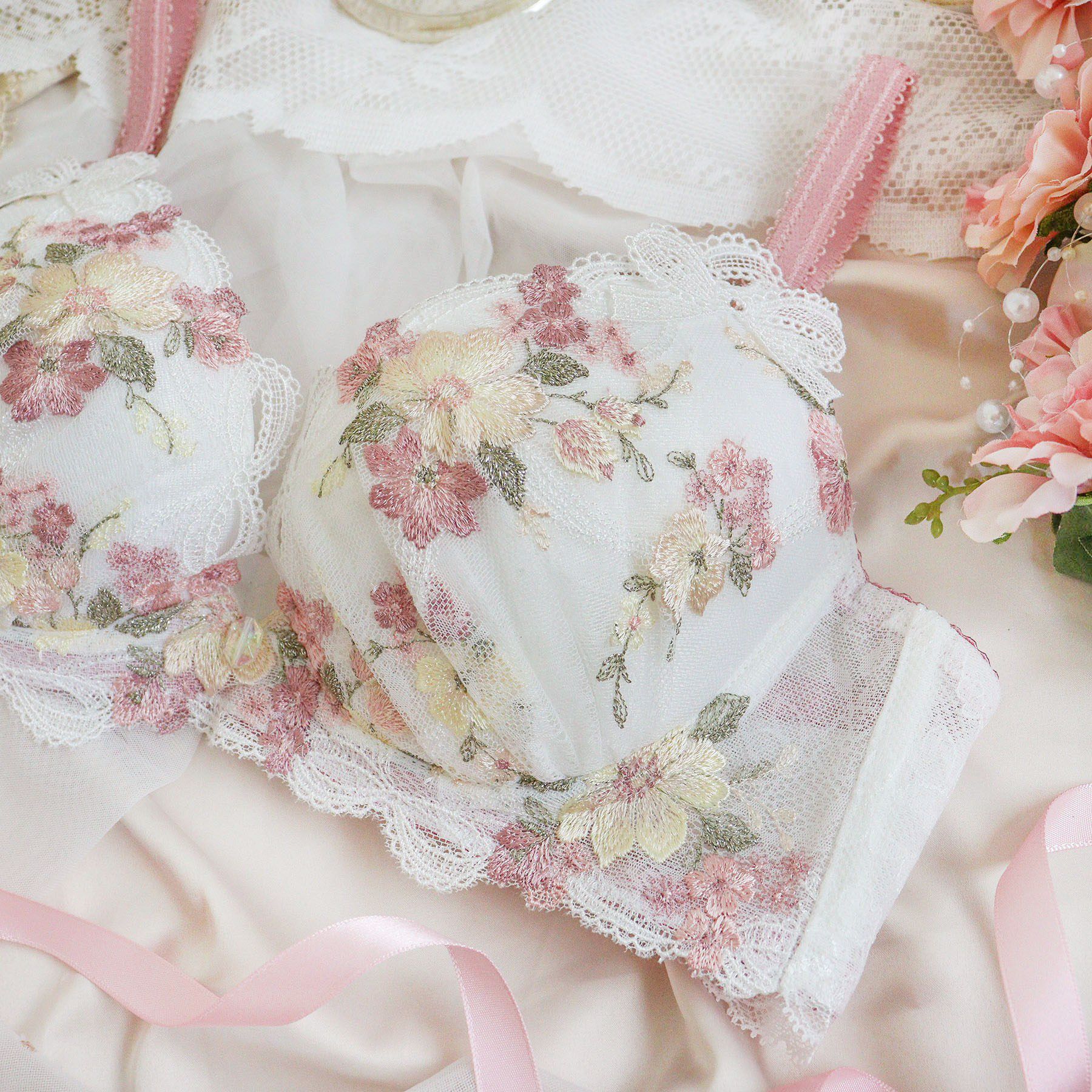 Risa Magli「ダニエラ ブラジャー (B-C) ＜V Make Type＞」|インナー|