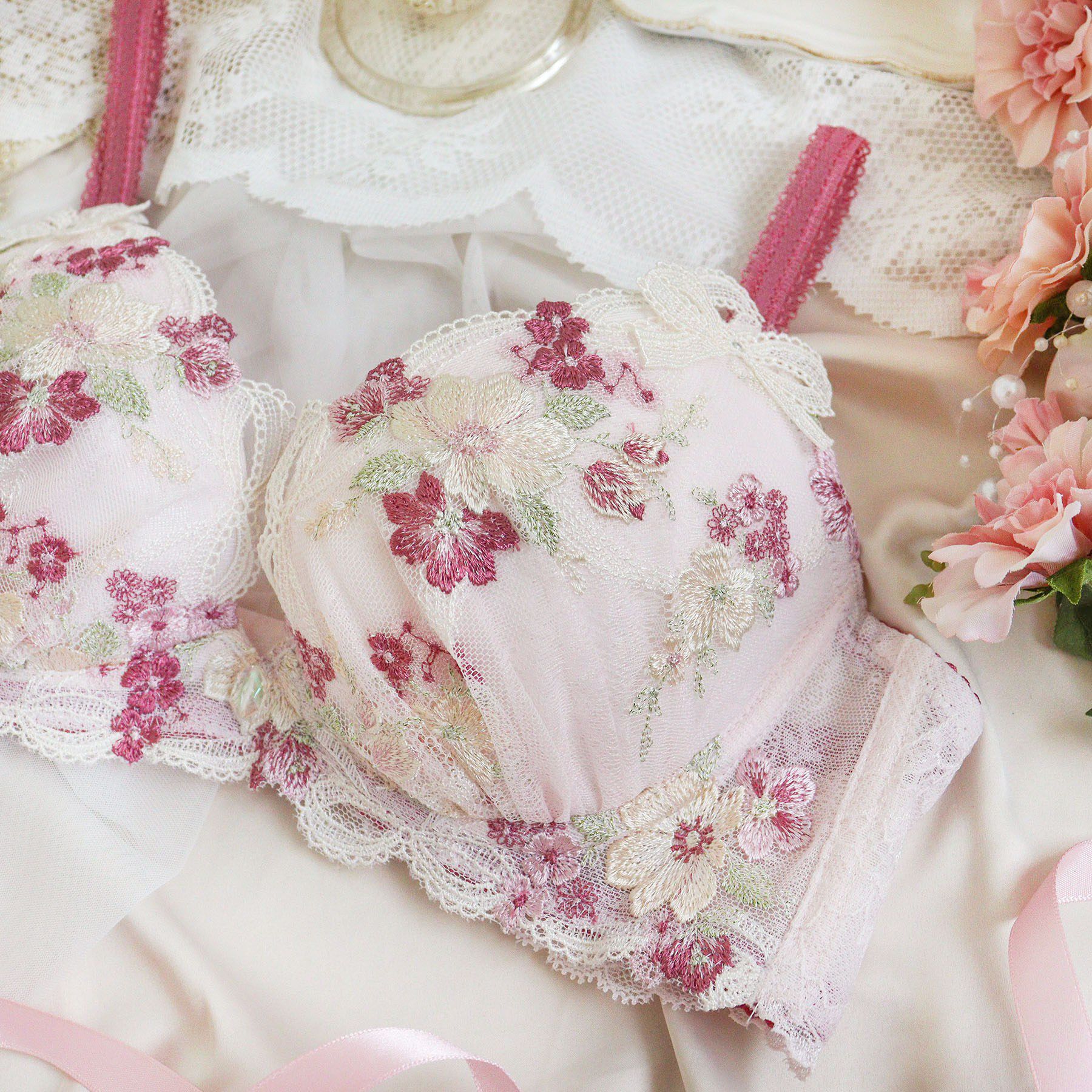 Risa Magli「ダニエラ ブラジャー (B-C) ＜V Make Type＞」|インナー|