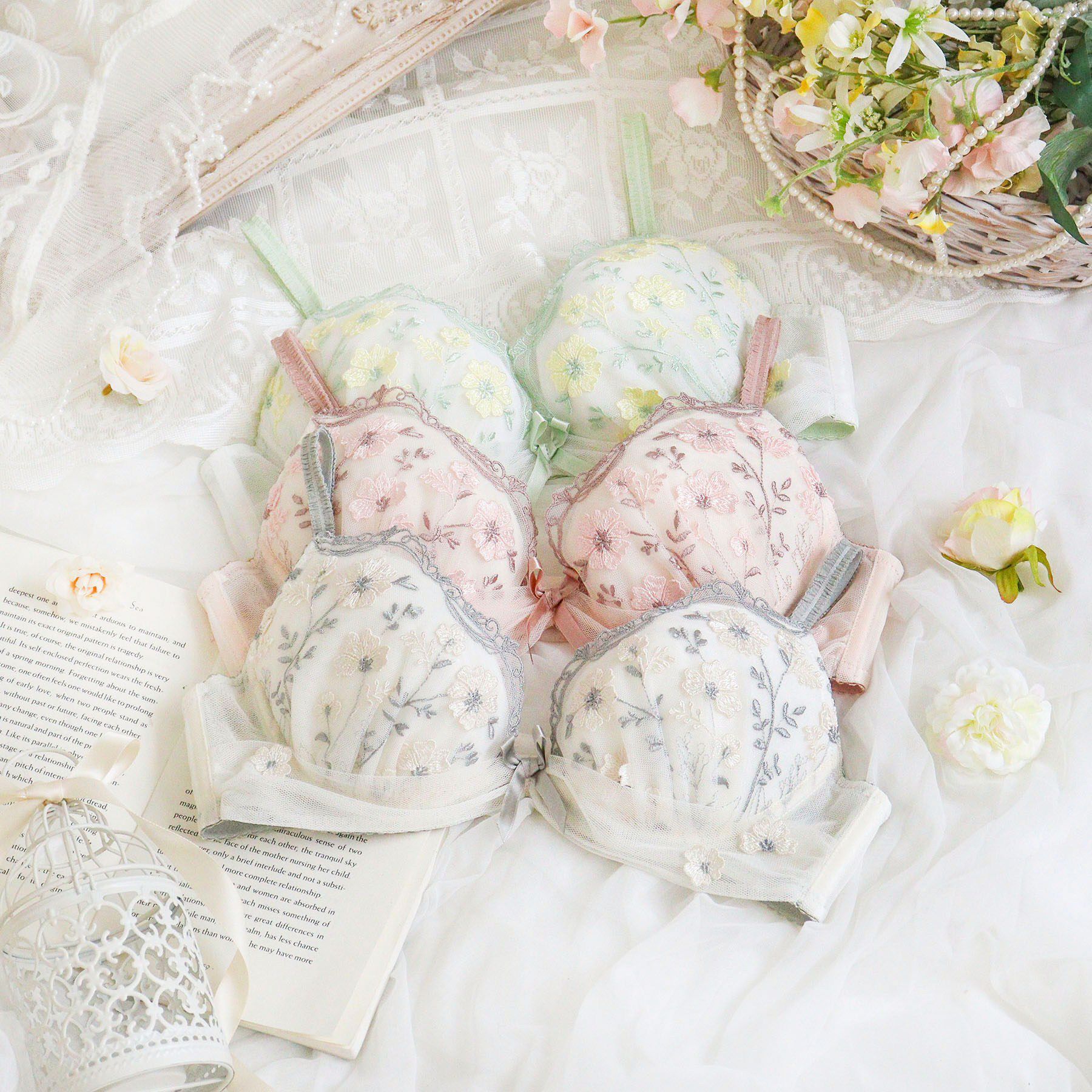 Risa Magli「ラーレ ブラジャー (D-F) ＜リサマリミラクル谷間ブラ＞」|インナー|