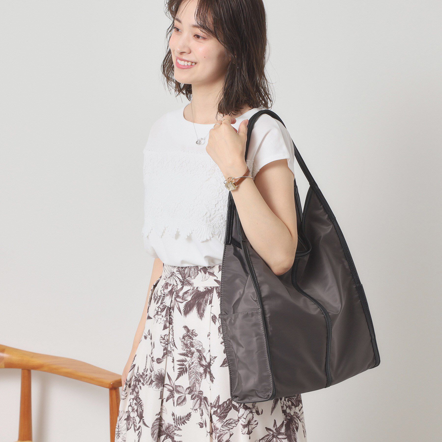 ITS&rsquo;DEMO「【A4対応／9ポケット】合皮パイピング多ポケトート」|トートバッグ|