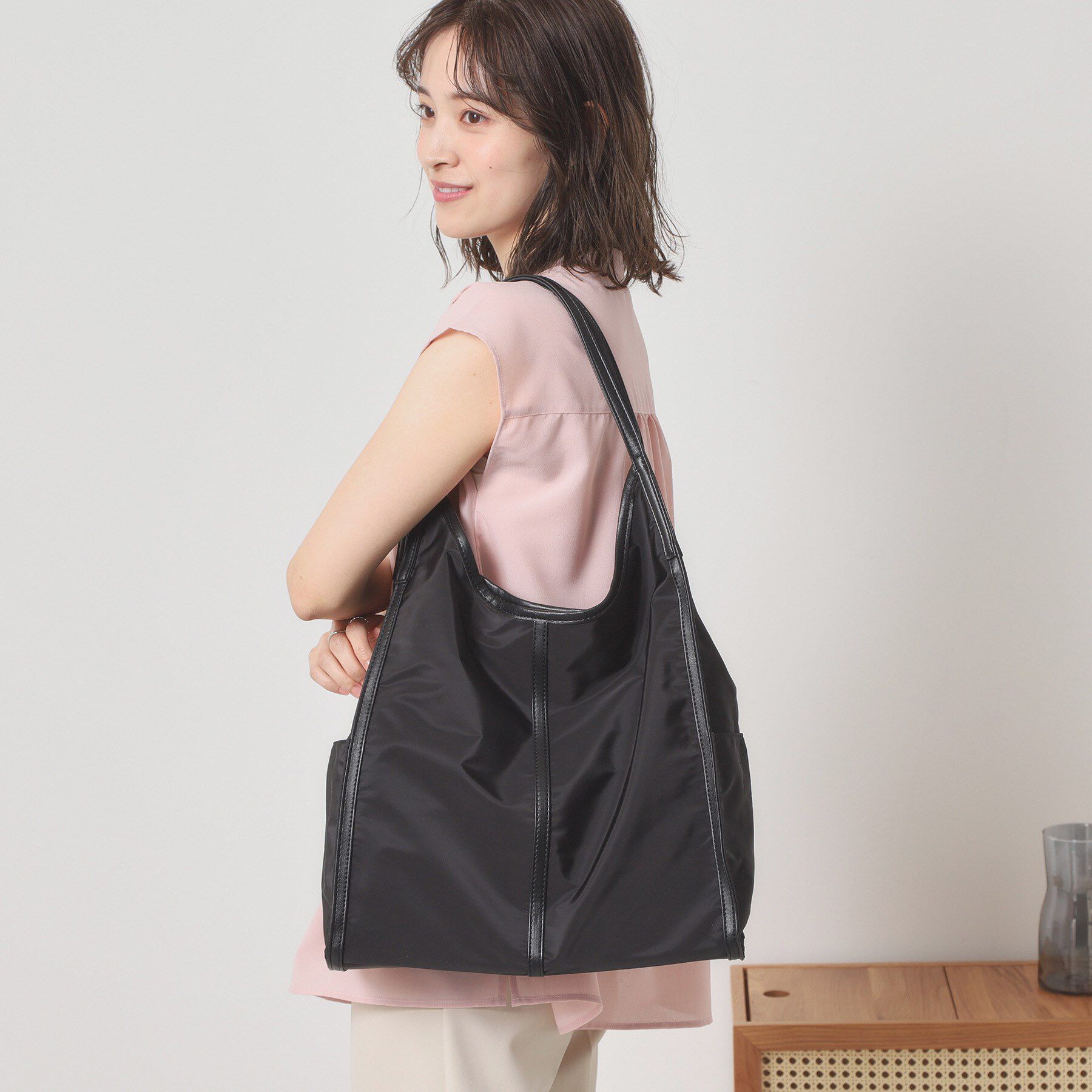 ITS&rsquo;DEMO「【A4対応／9ポケット】合皮パイピング多ポケトート」|トートバッグ|