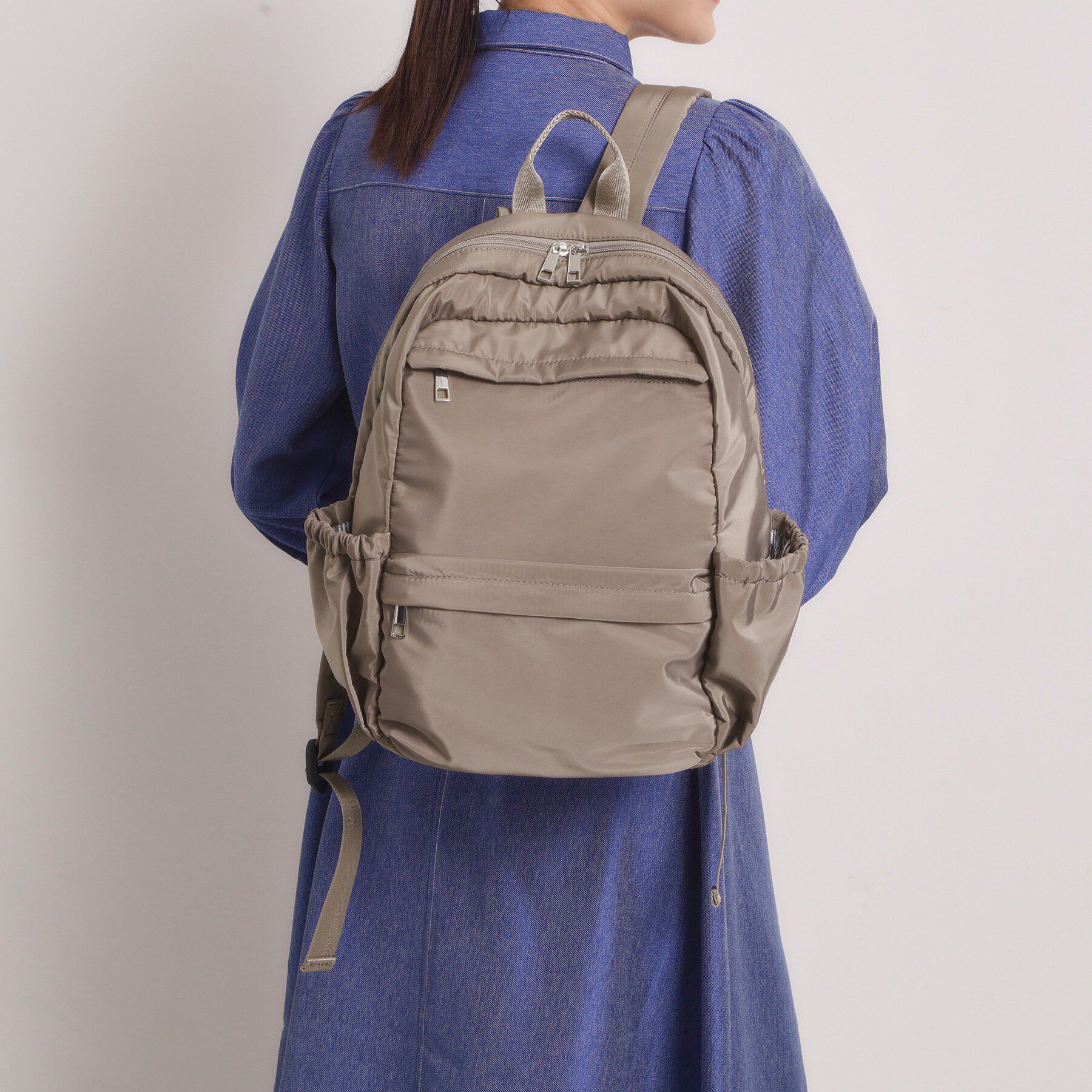 ITS&rsquo;DEMO「【6ポケット】裏地ストライプリュック」|リュック|グレージュ(050)